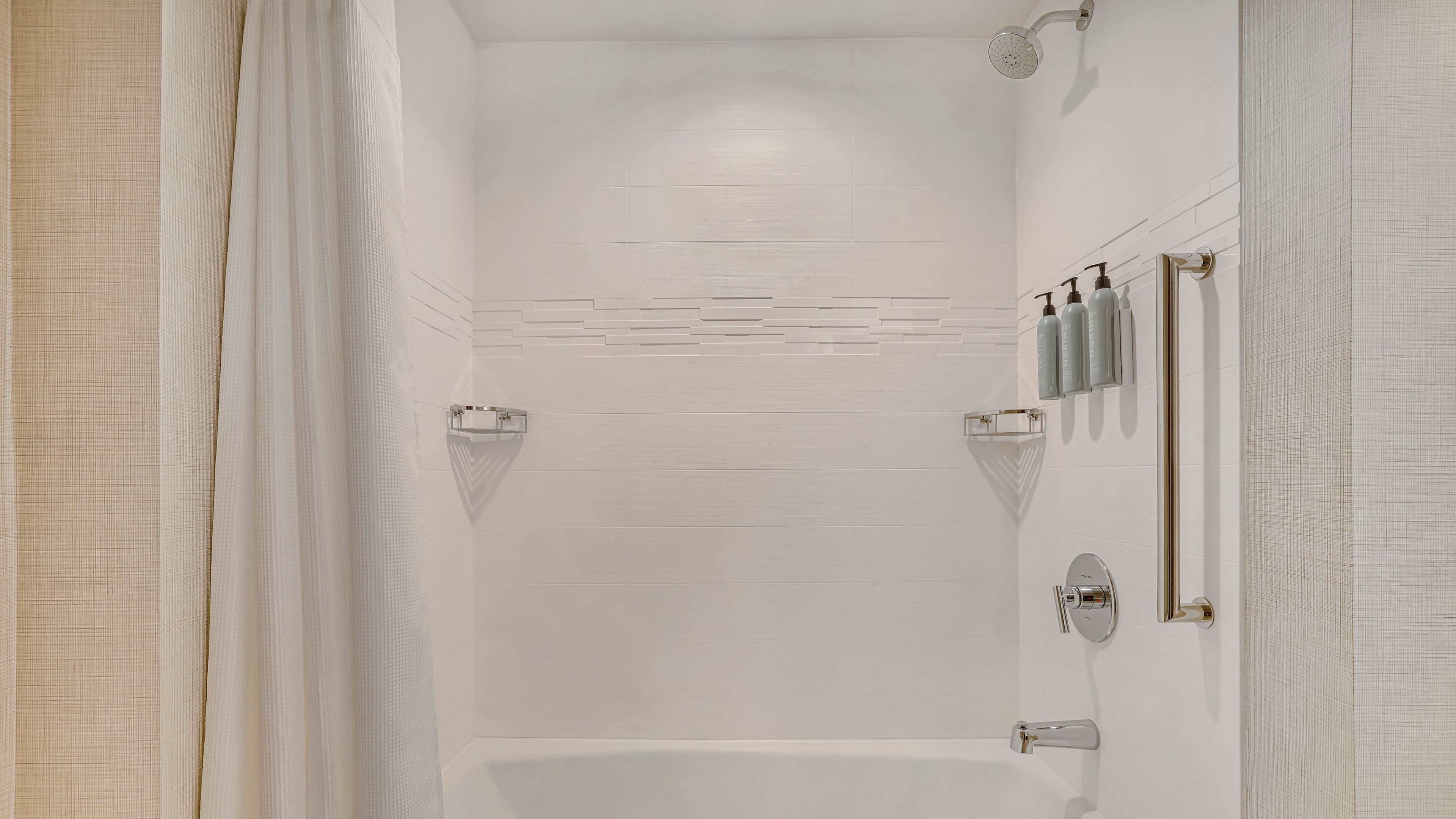 1 Bedroom Suite - Image 5