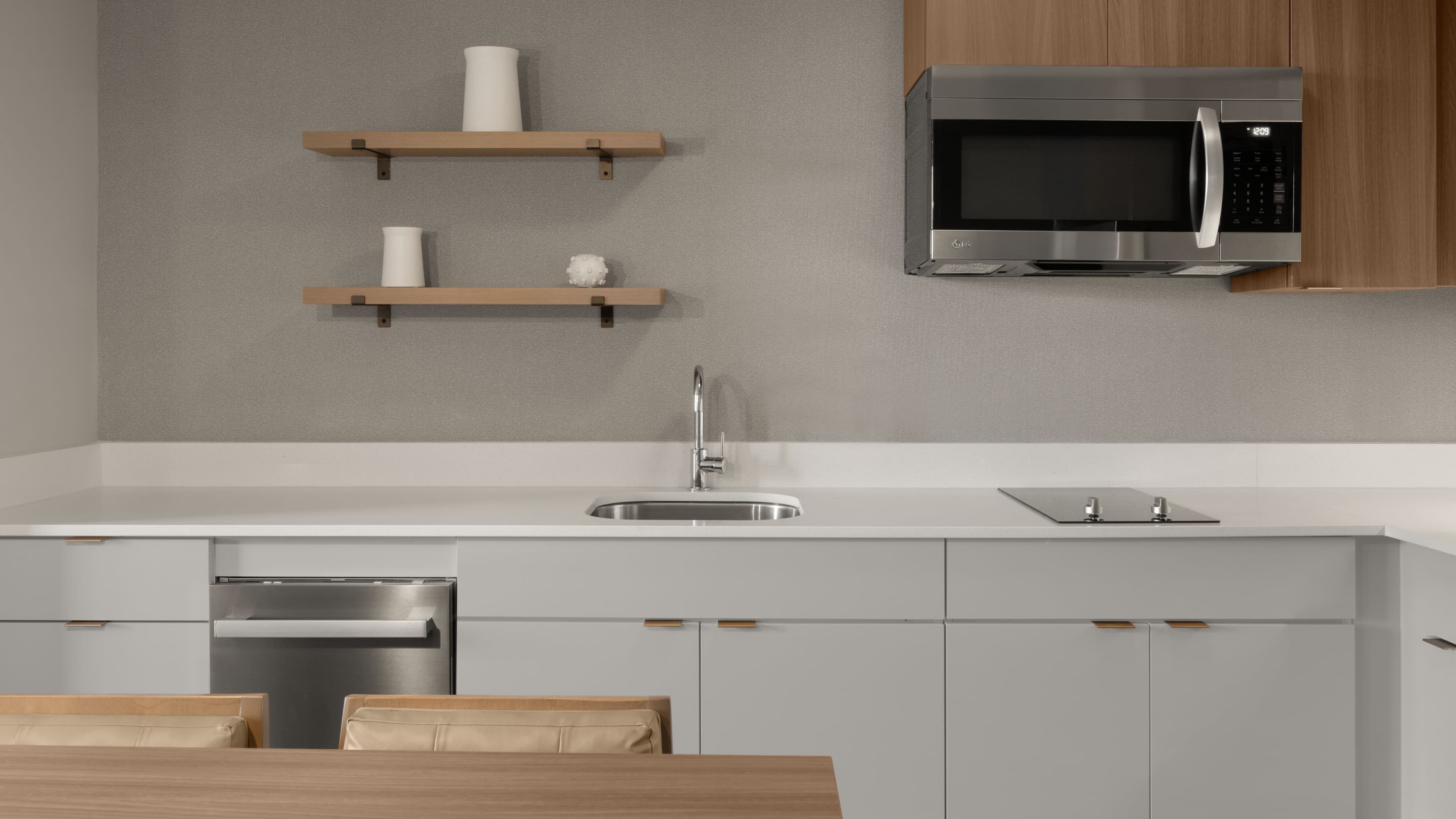 1 Bedroom Suite - Image 7