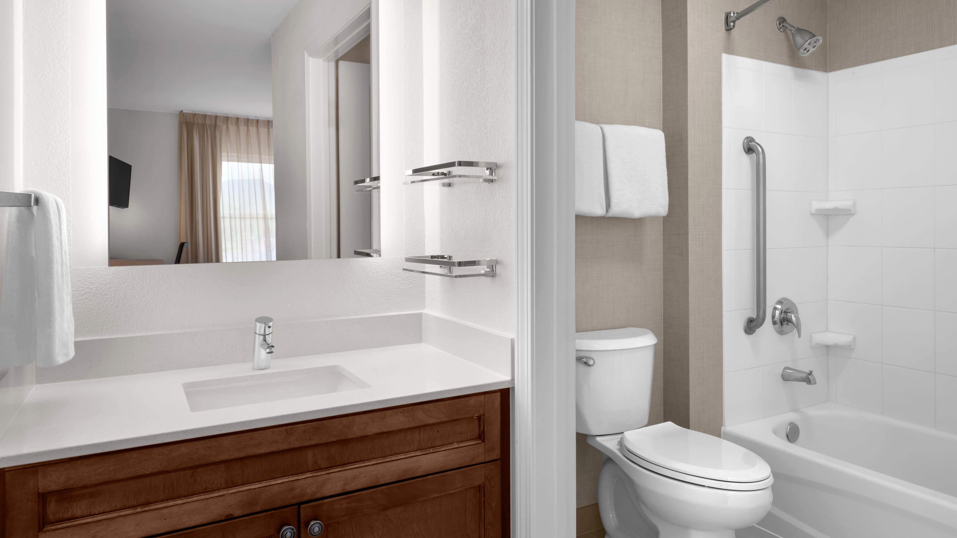 1 Bedroom Suite - Image 13