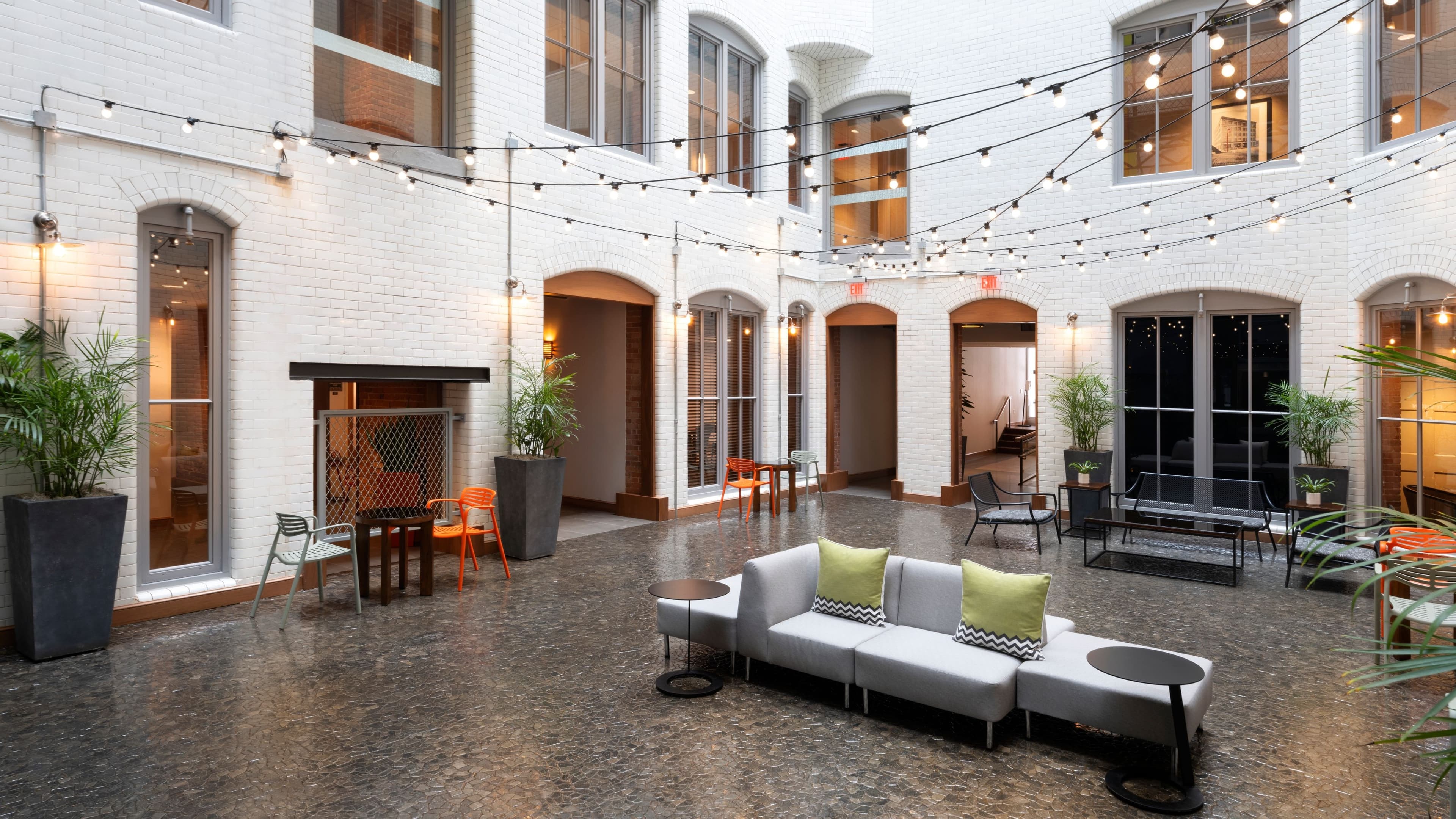 Residence Inn Boston Downtown/Seaport - Image 2