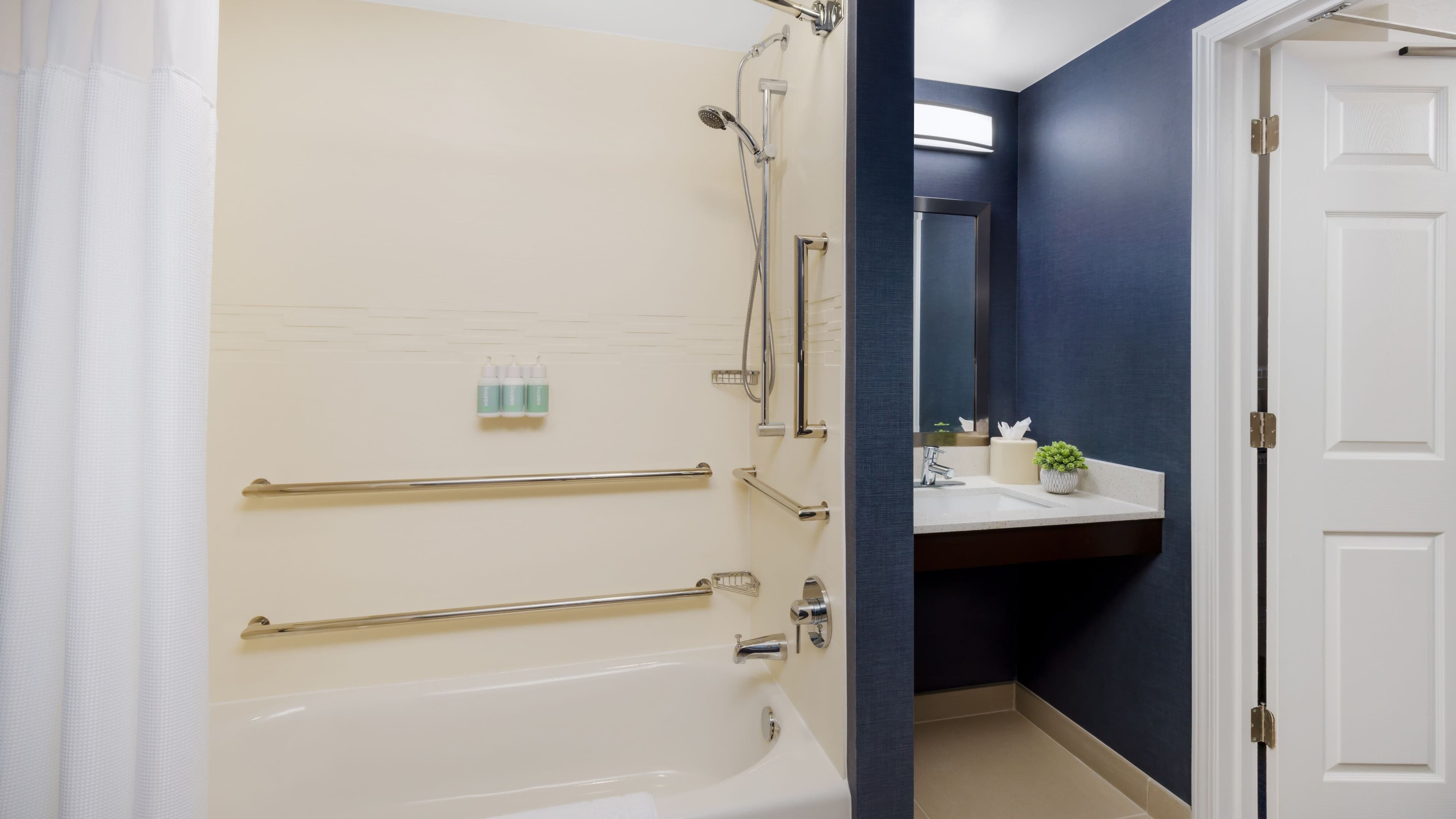 1 Bedroom Suite - Image 8
