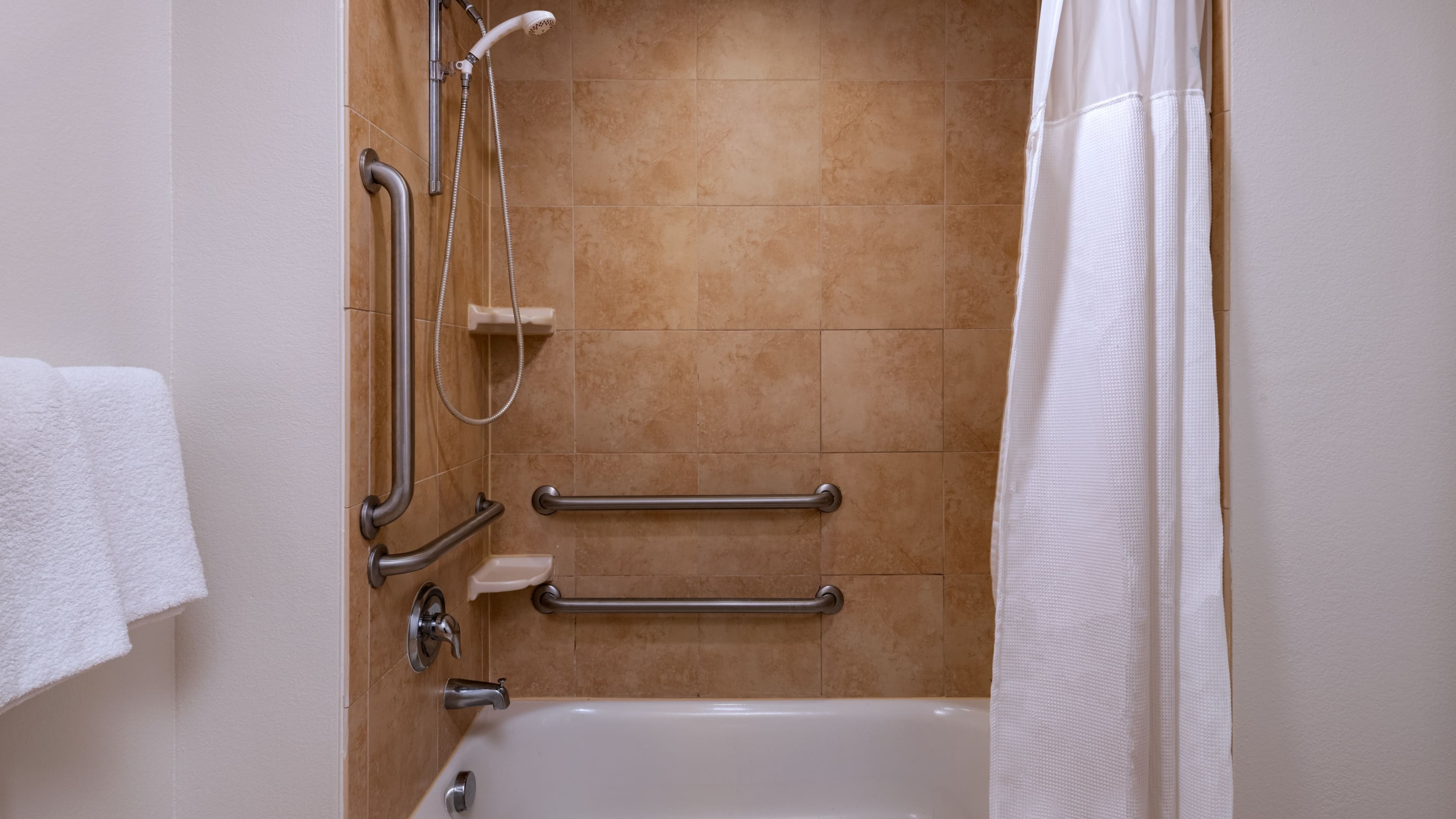 1 Bedroom Studio Suite - Image 6