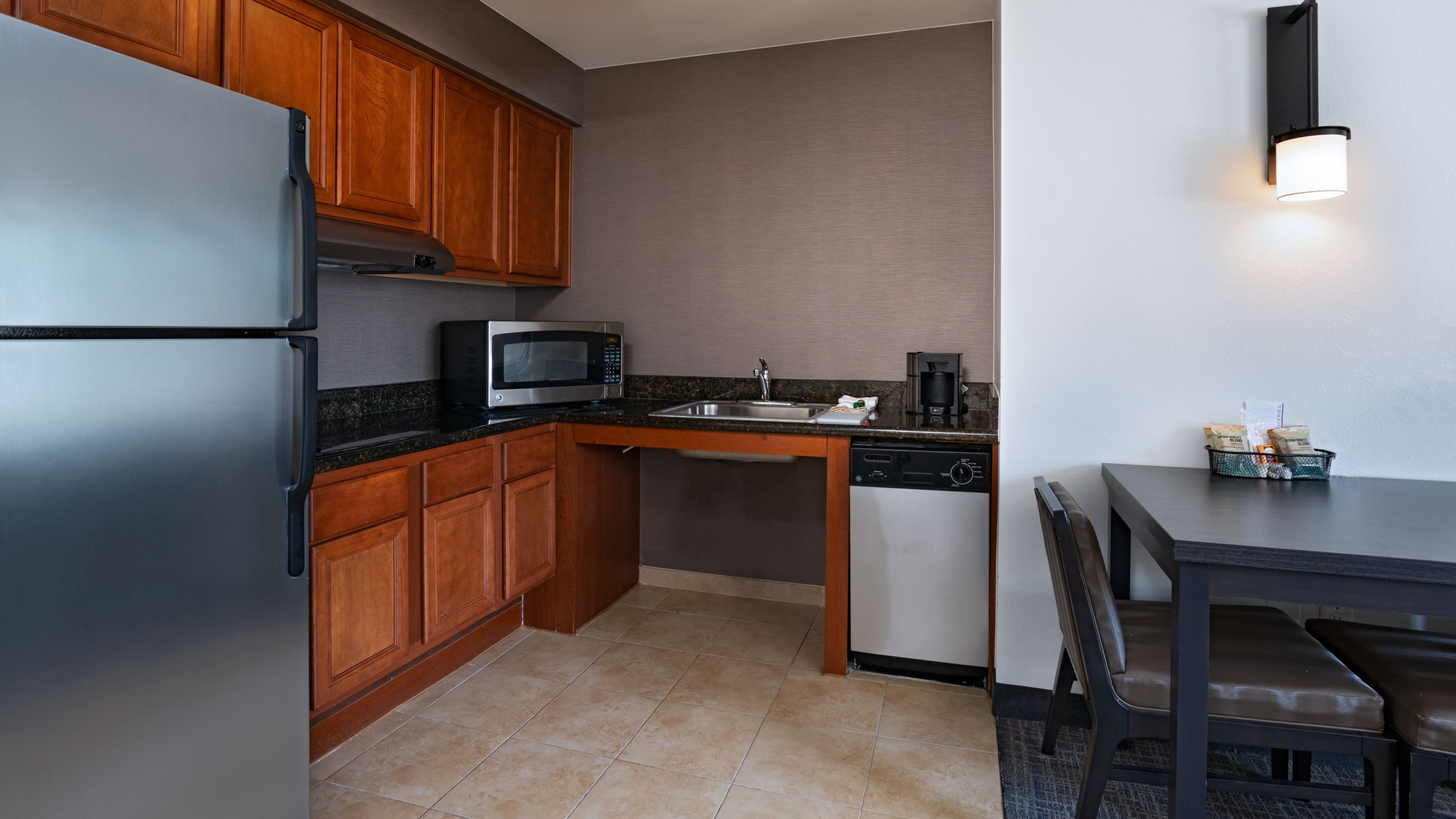 1 Bedroom Studio Suite - Image 5
