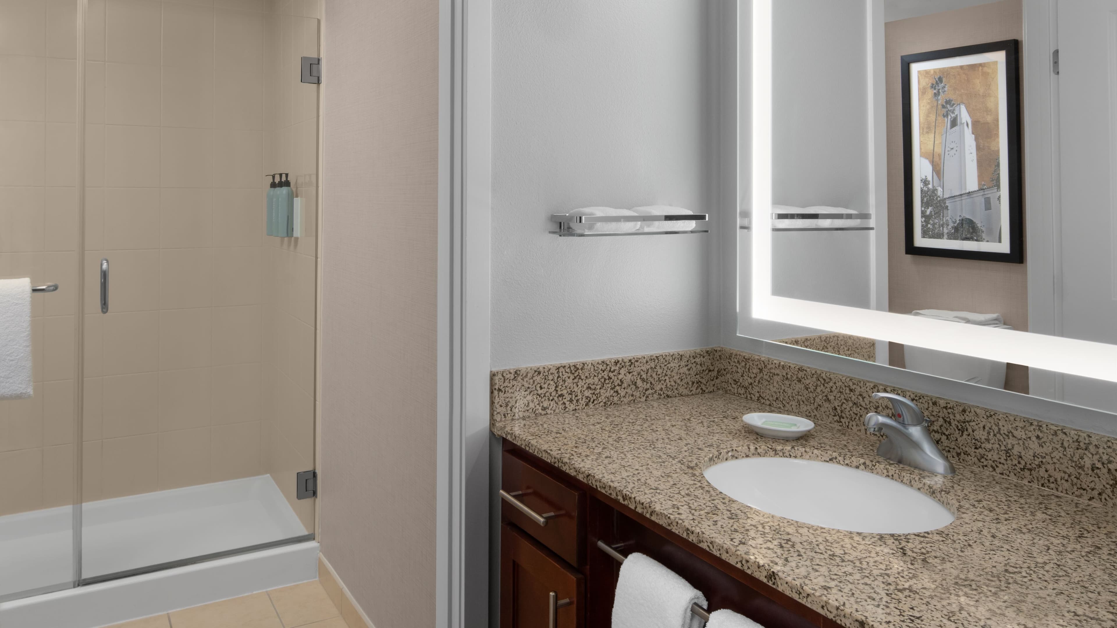 2 Bedroom Suite - Image 6