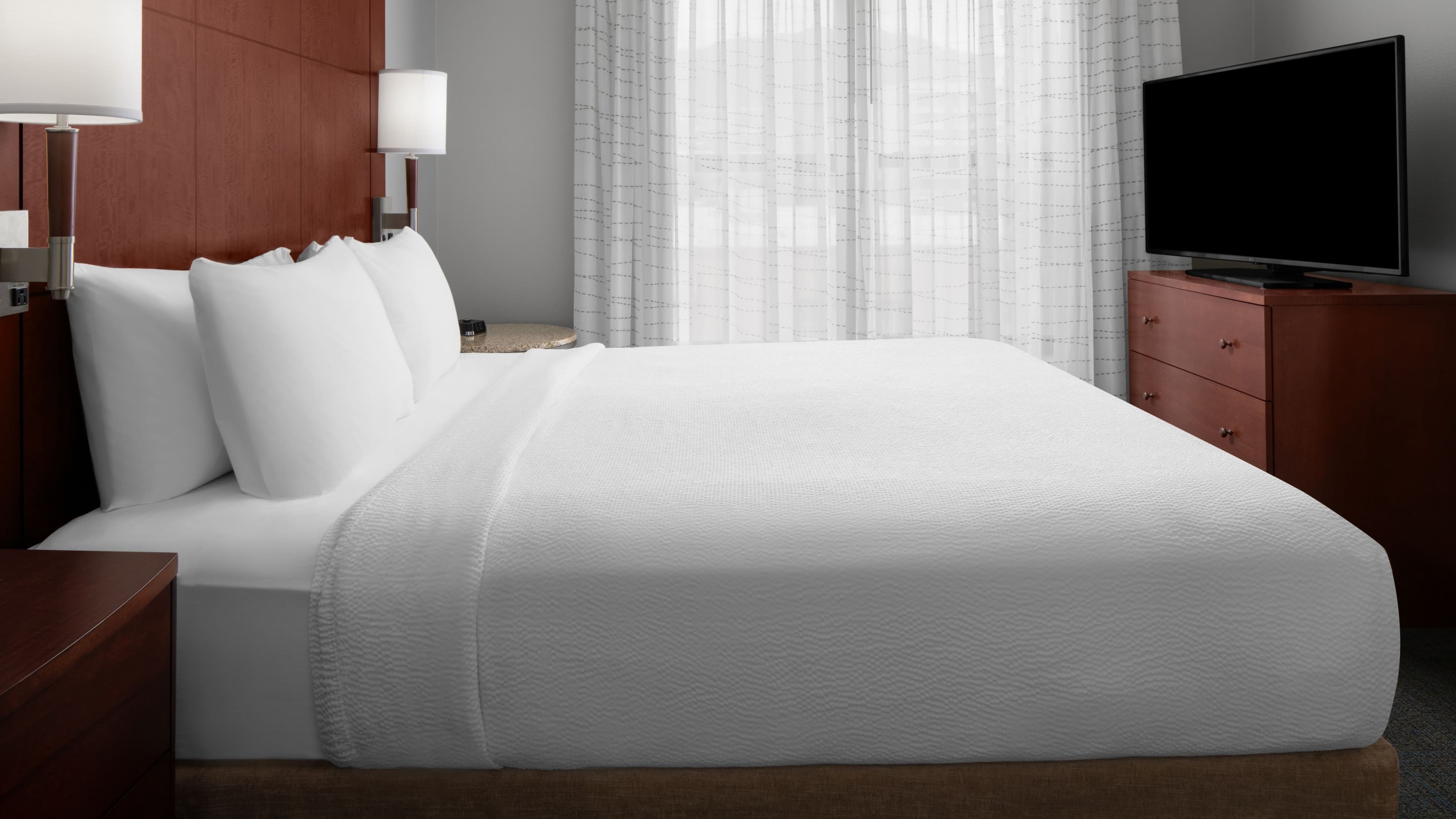 2 Bedroom Suite - Image 3