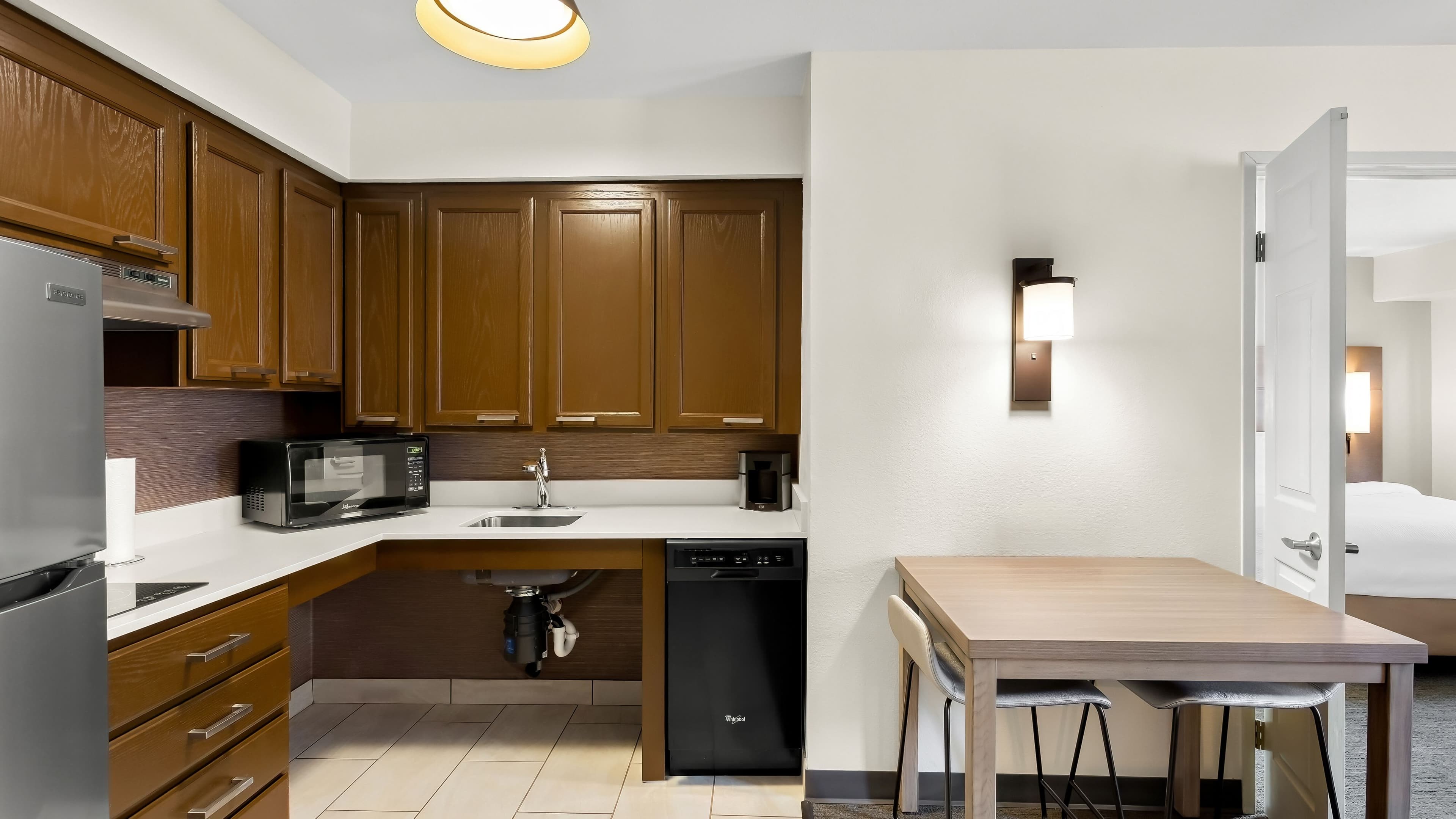 Holiday Inn Express & Suites Hammond — 12