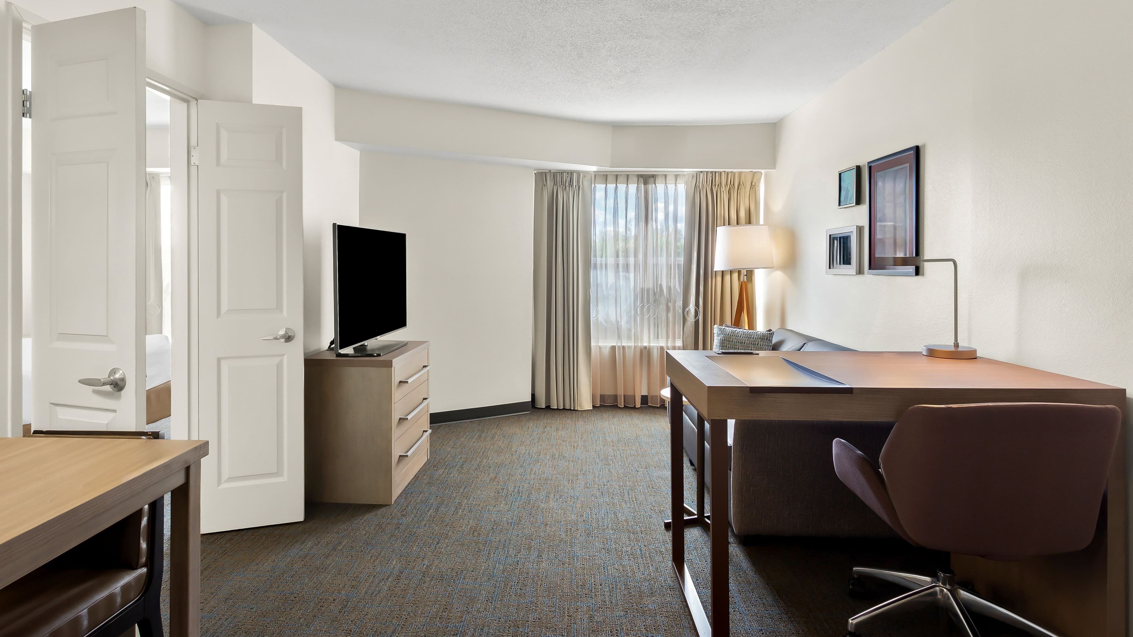 Holiday Inn Express & Suites Hammond — 13