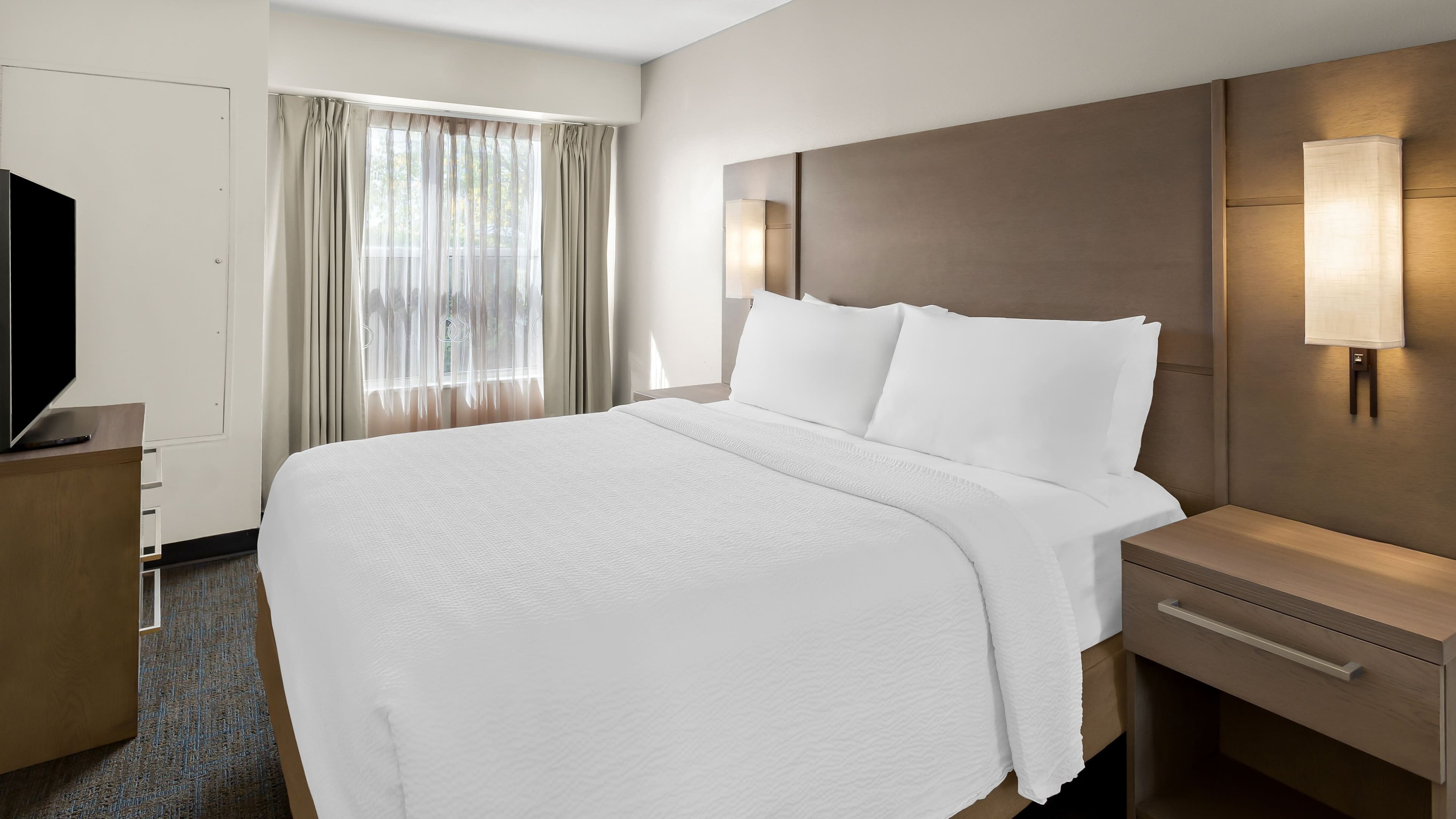 Holiday Inn Express & Suites Hammond — 15