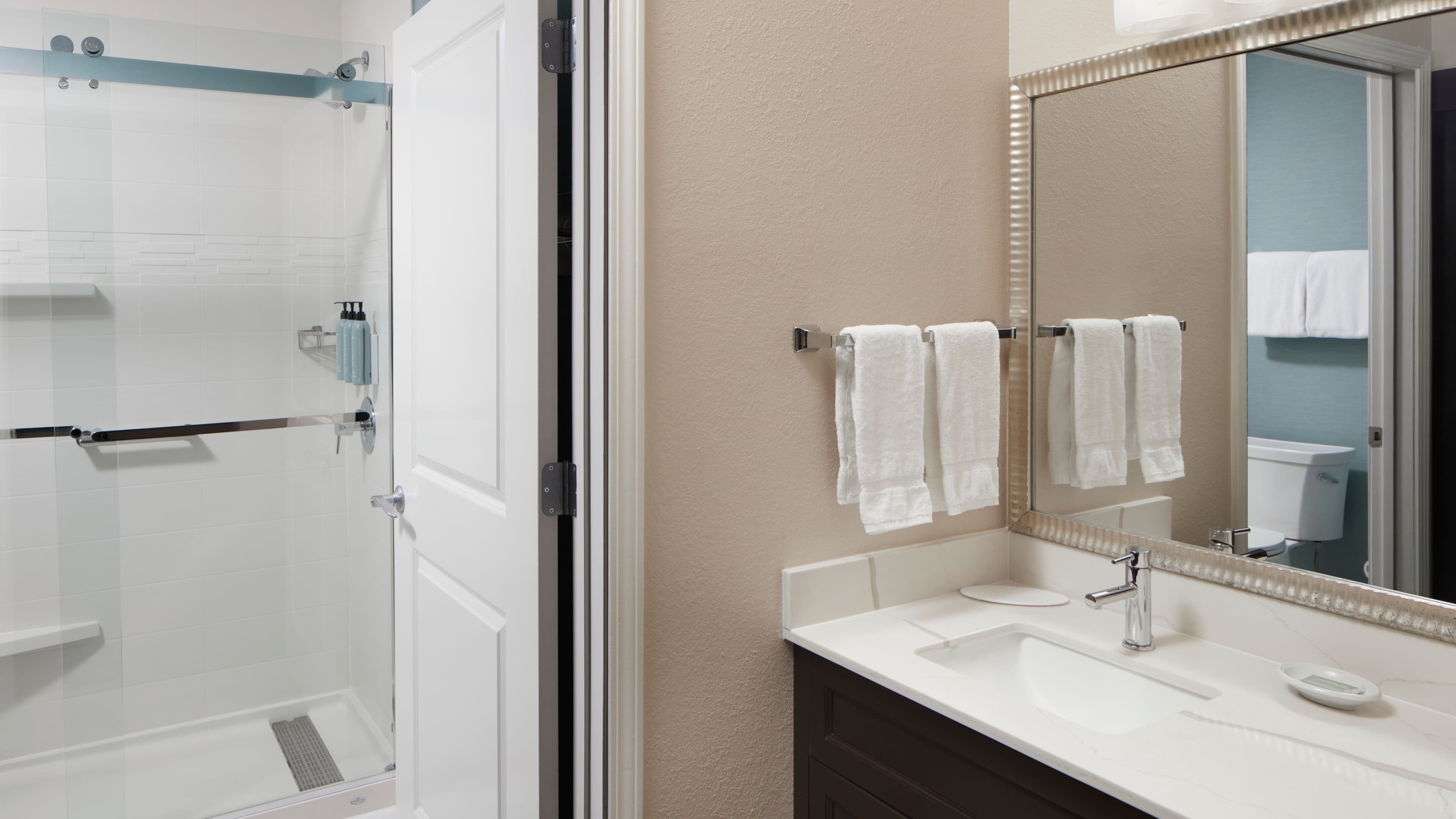 Hotel Indigo Mount Pleasant — 25