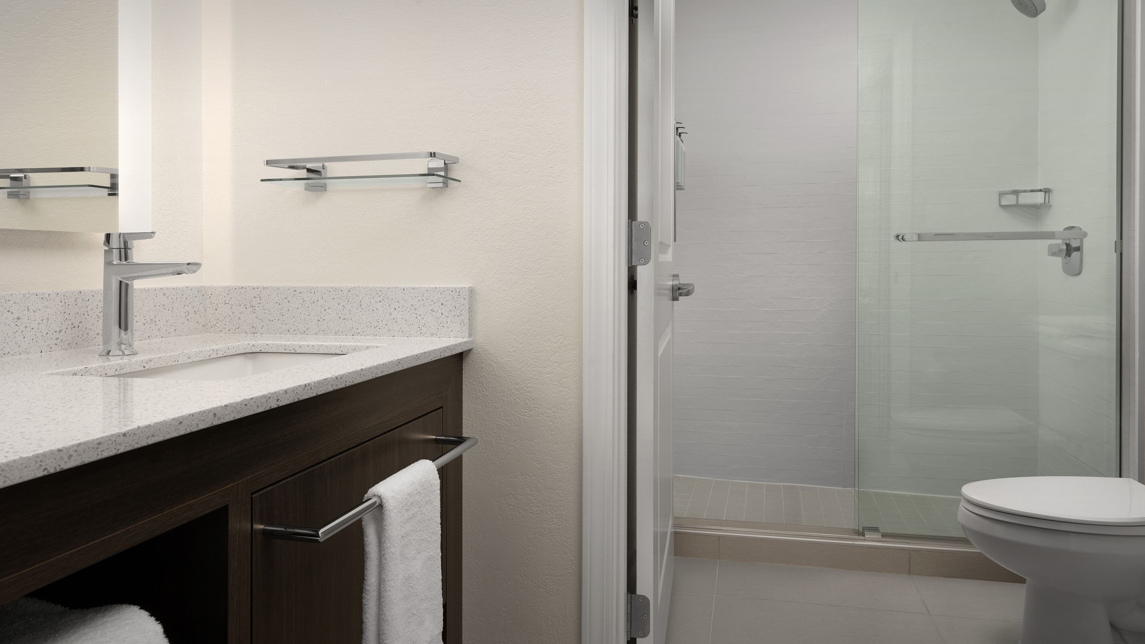 1 Bedroom Suite - Image 6