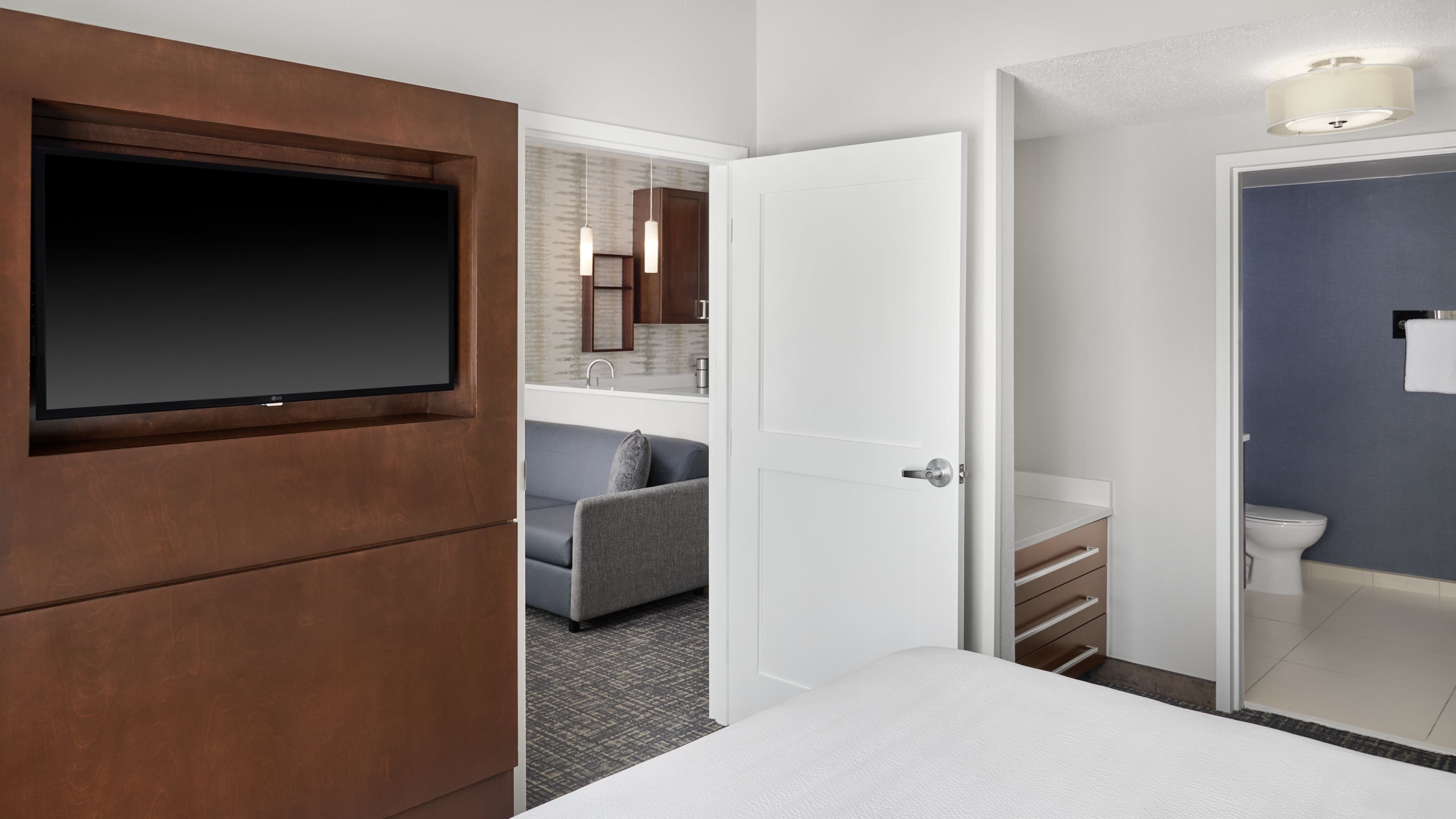 1 Bedroom Suite - Image 9