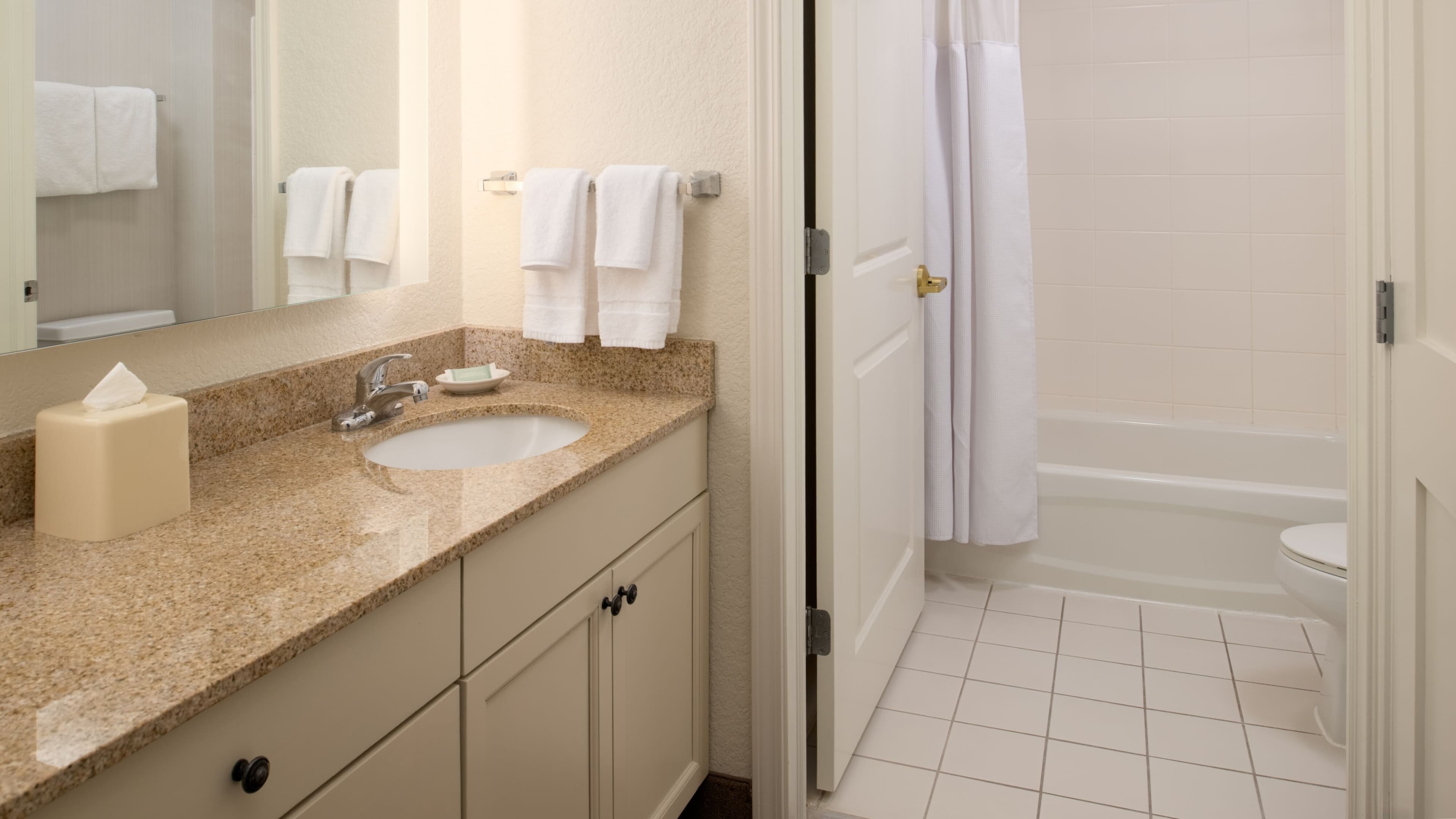 Residence Inn Columbia - Image 4