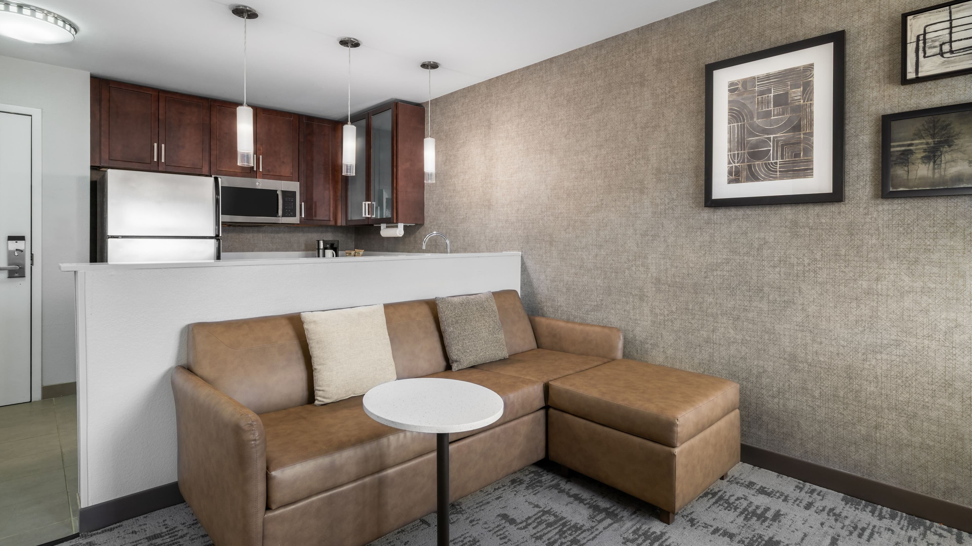 Residence Inn Des Moines Downtown - Image 4