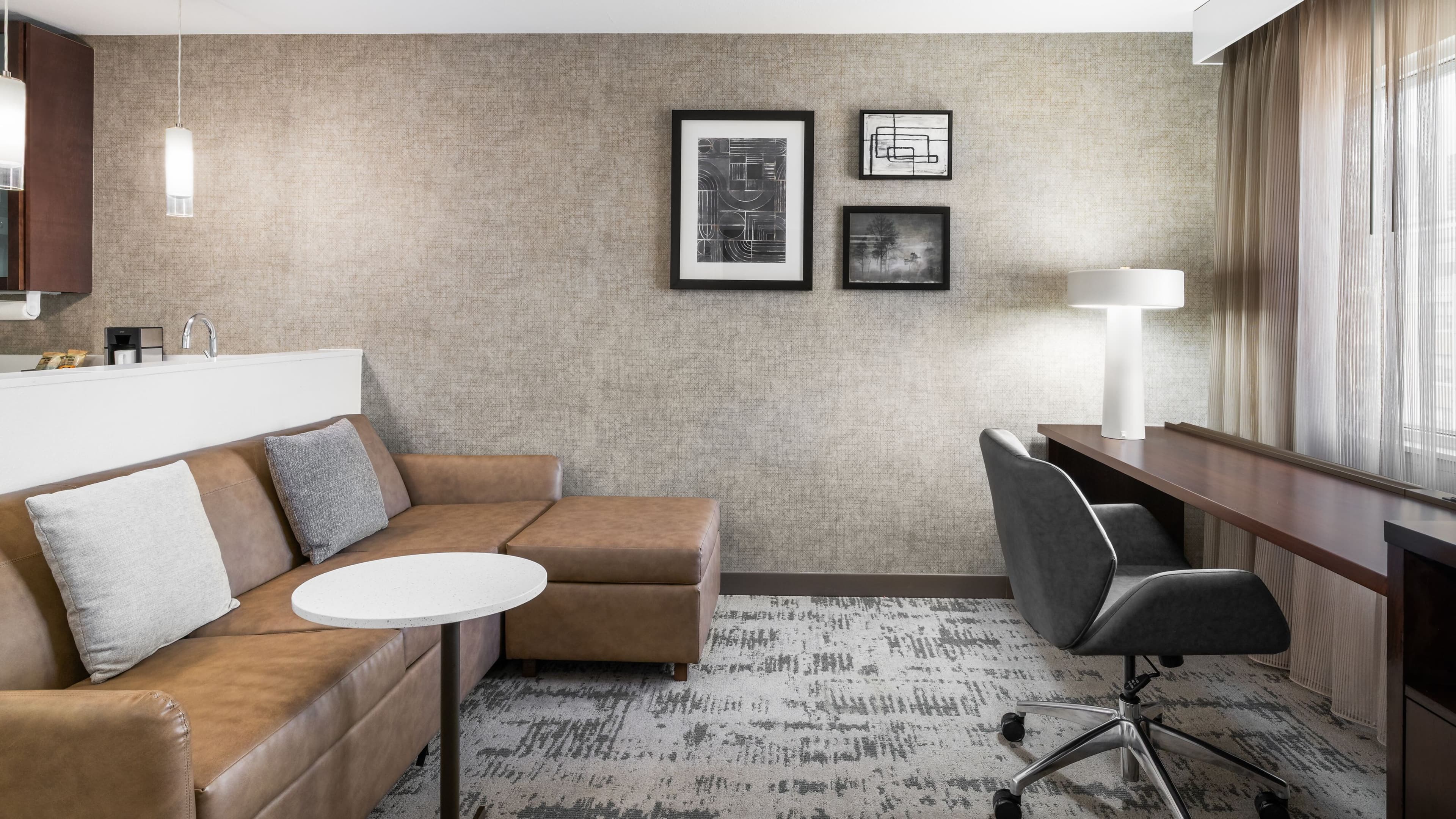 Residence Inn Des Moines Downtown - Image 3