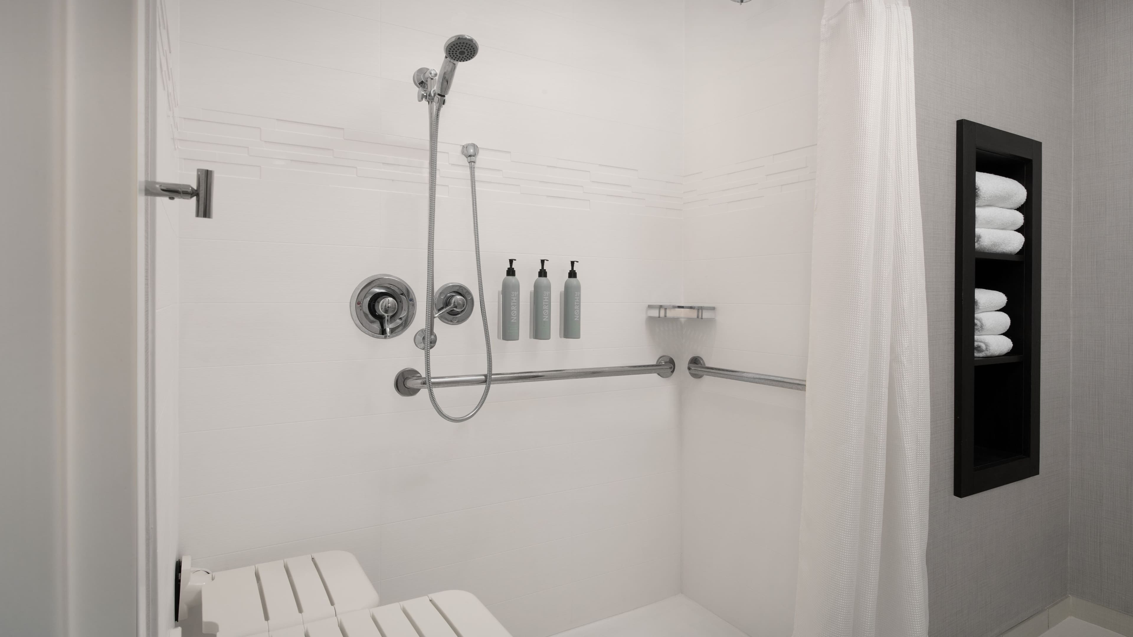 Studio - Image 8