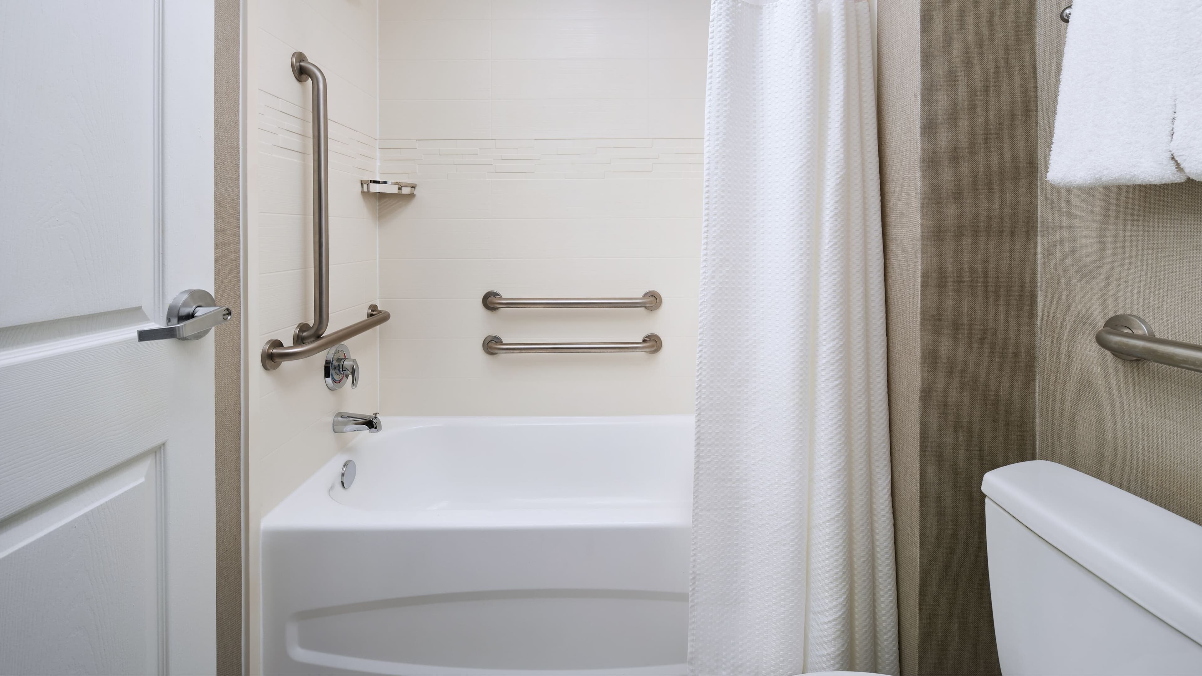 Holiday Inn Express & Suites Miramar — 32
