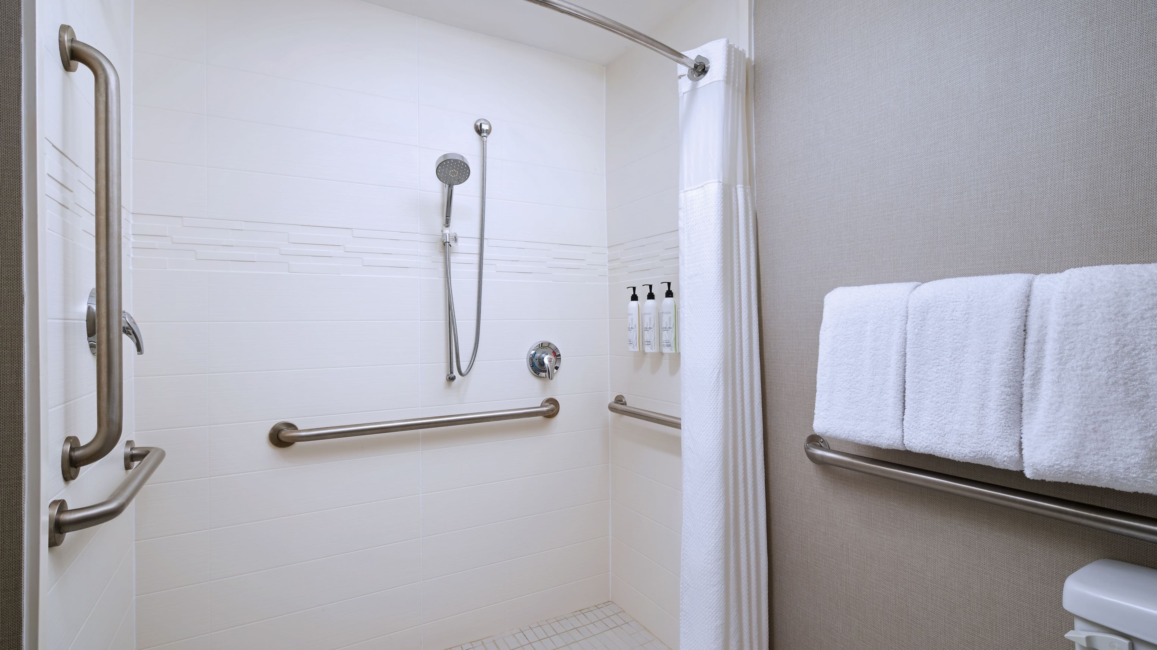 Holiday Inn Express & Suites Miramar — 31