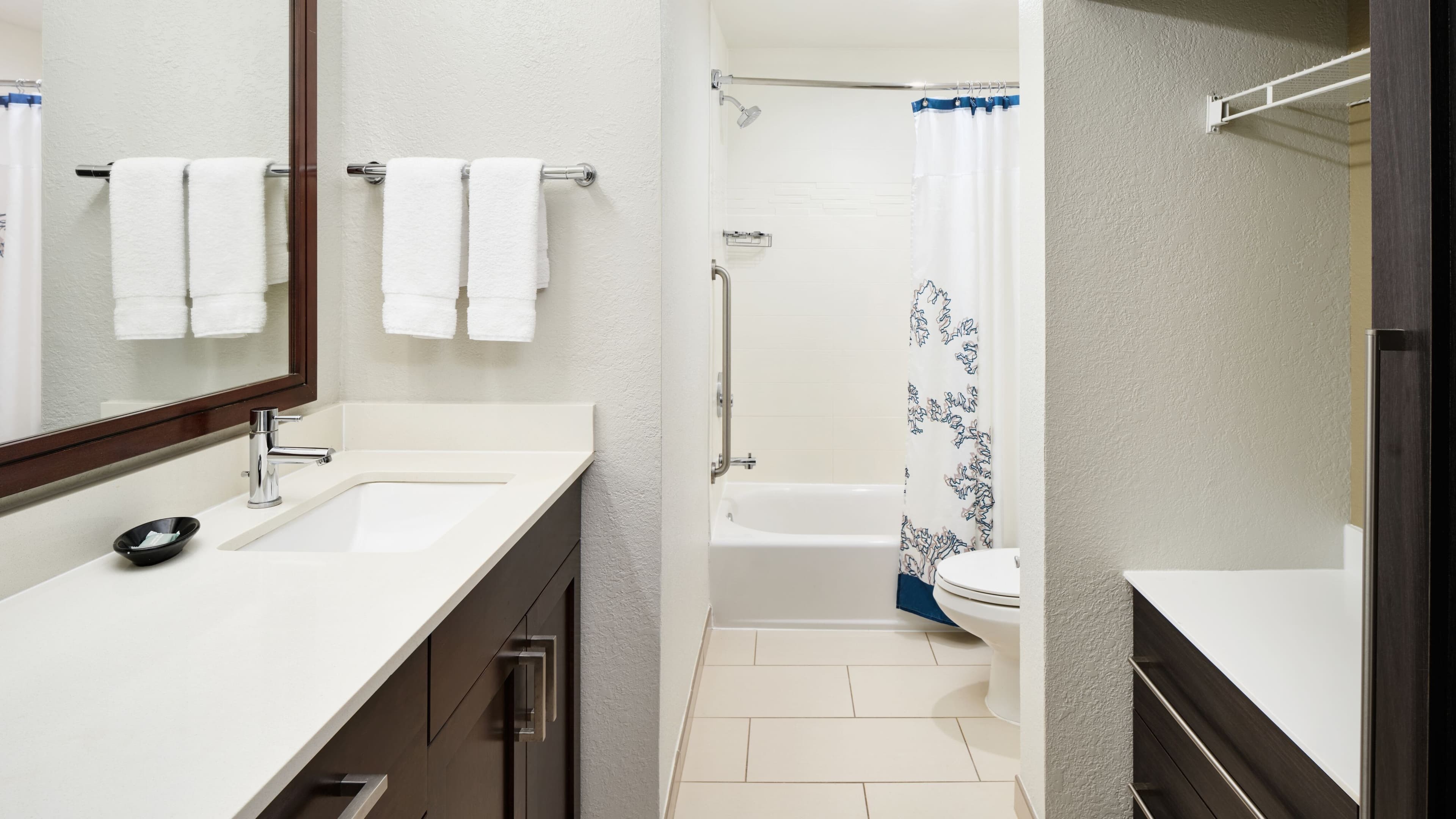 1 Bedroom Suite - Image 7