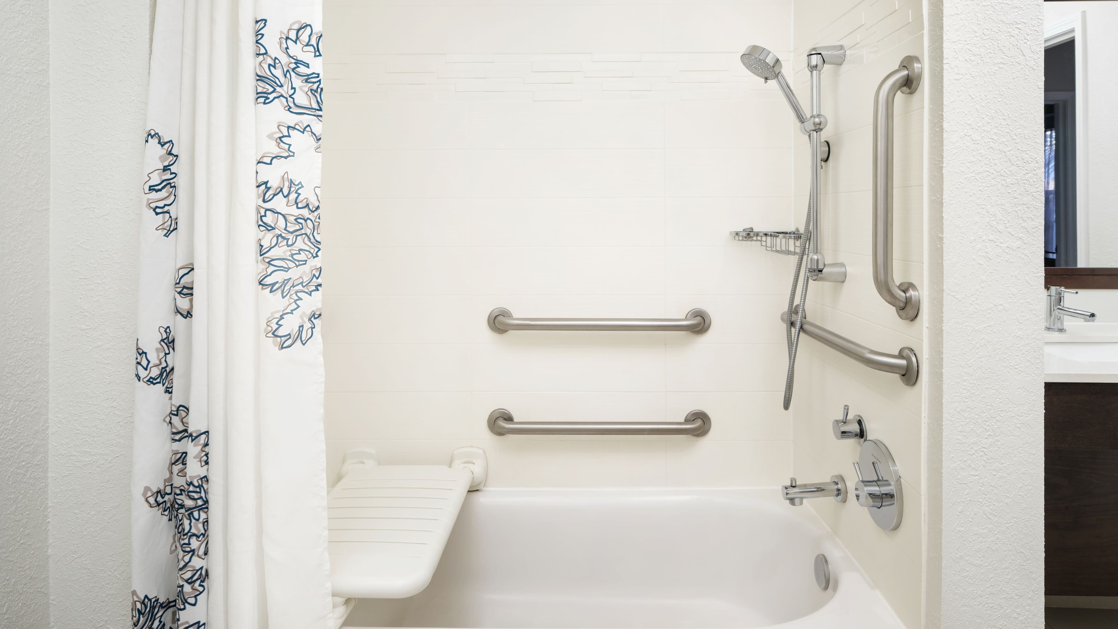 1 Bedroom Suite - Image 6