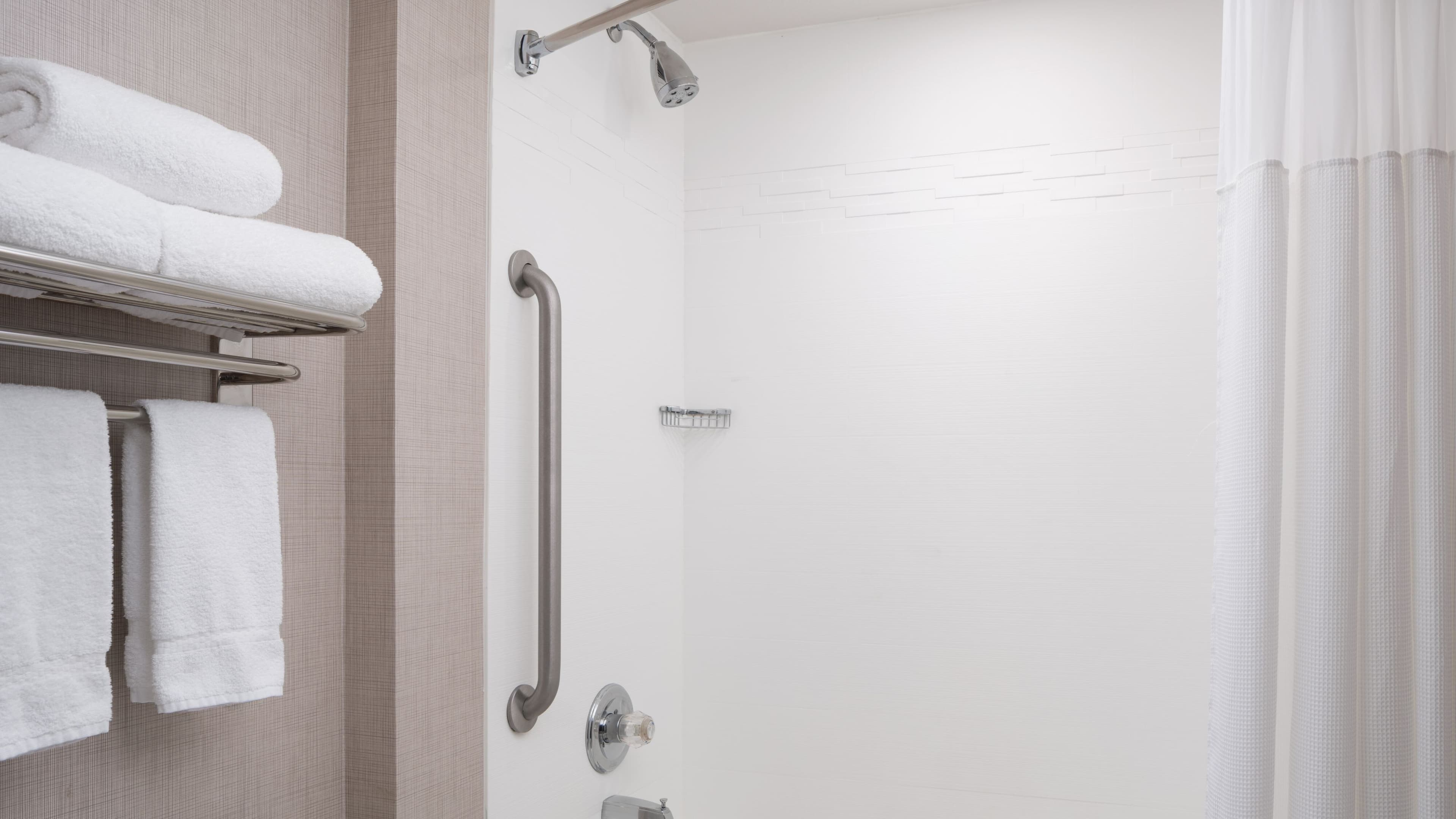 1 Bedroom Suite - Image 5