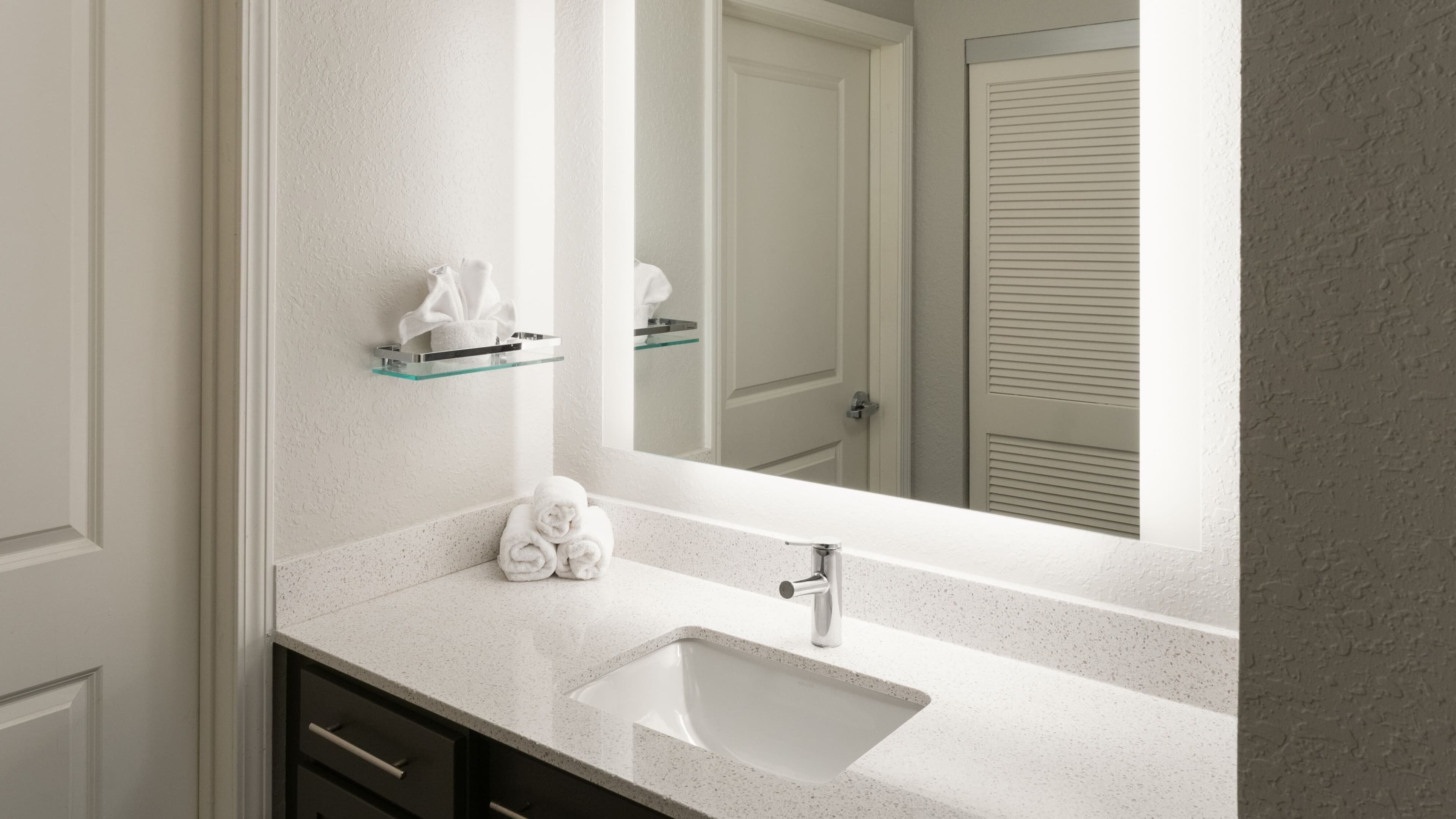 Hotel Indigo Gainesville-Celebration Pointe — 33