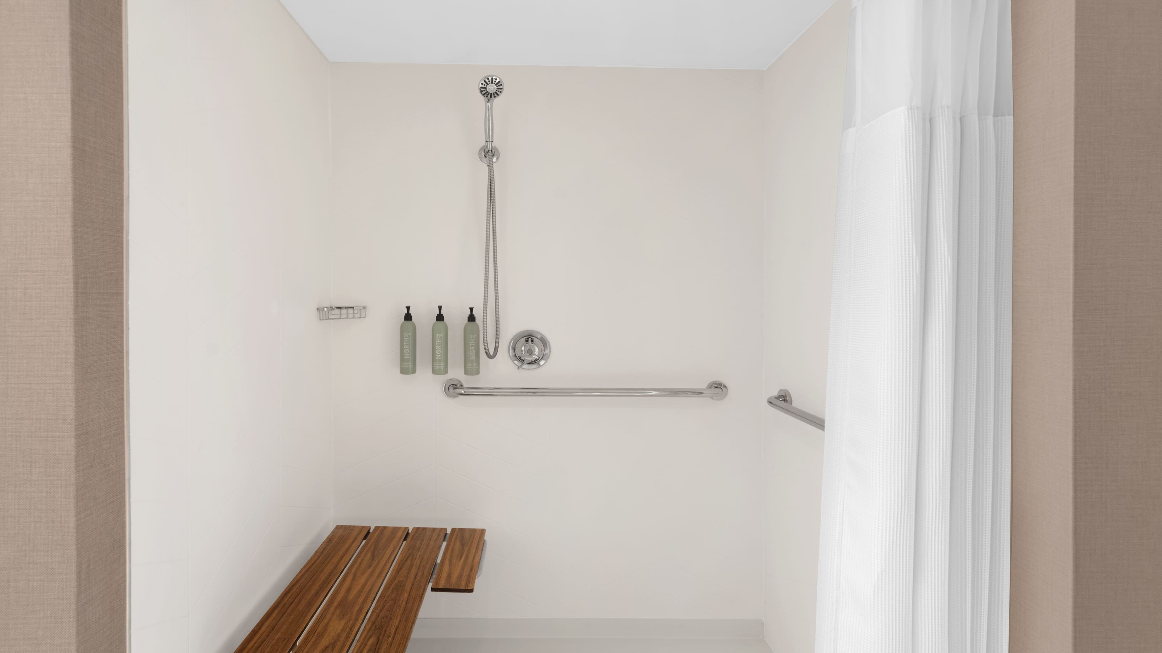 1 Bedroom 2 Room Suite - Image 8