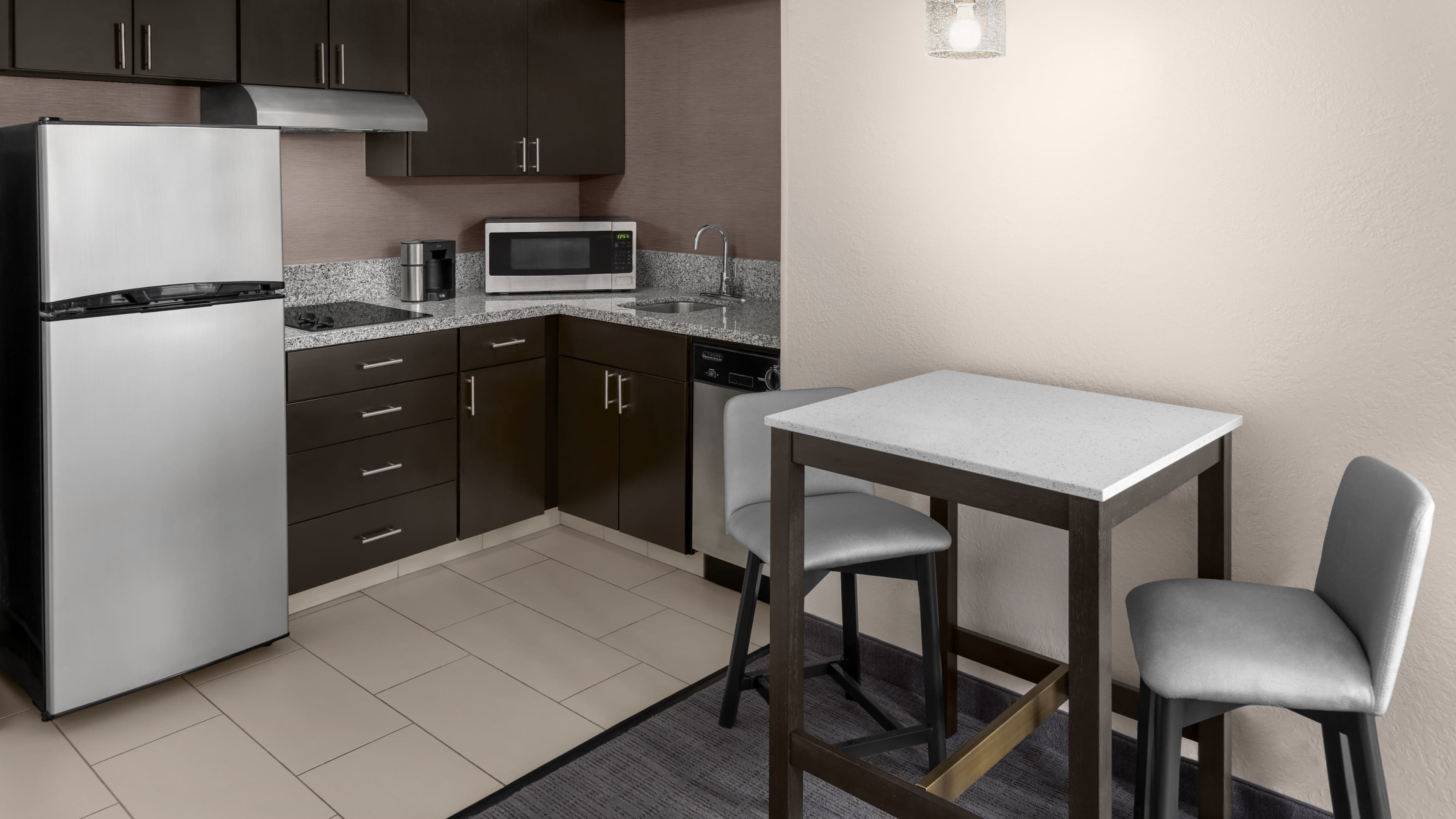1 Bedroom 2 Room Suite - Image 9
