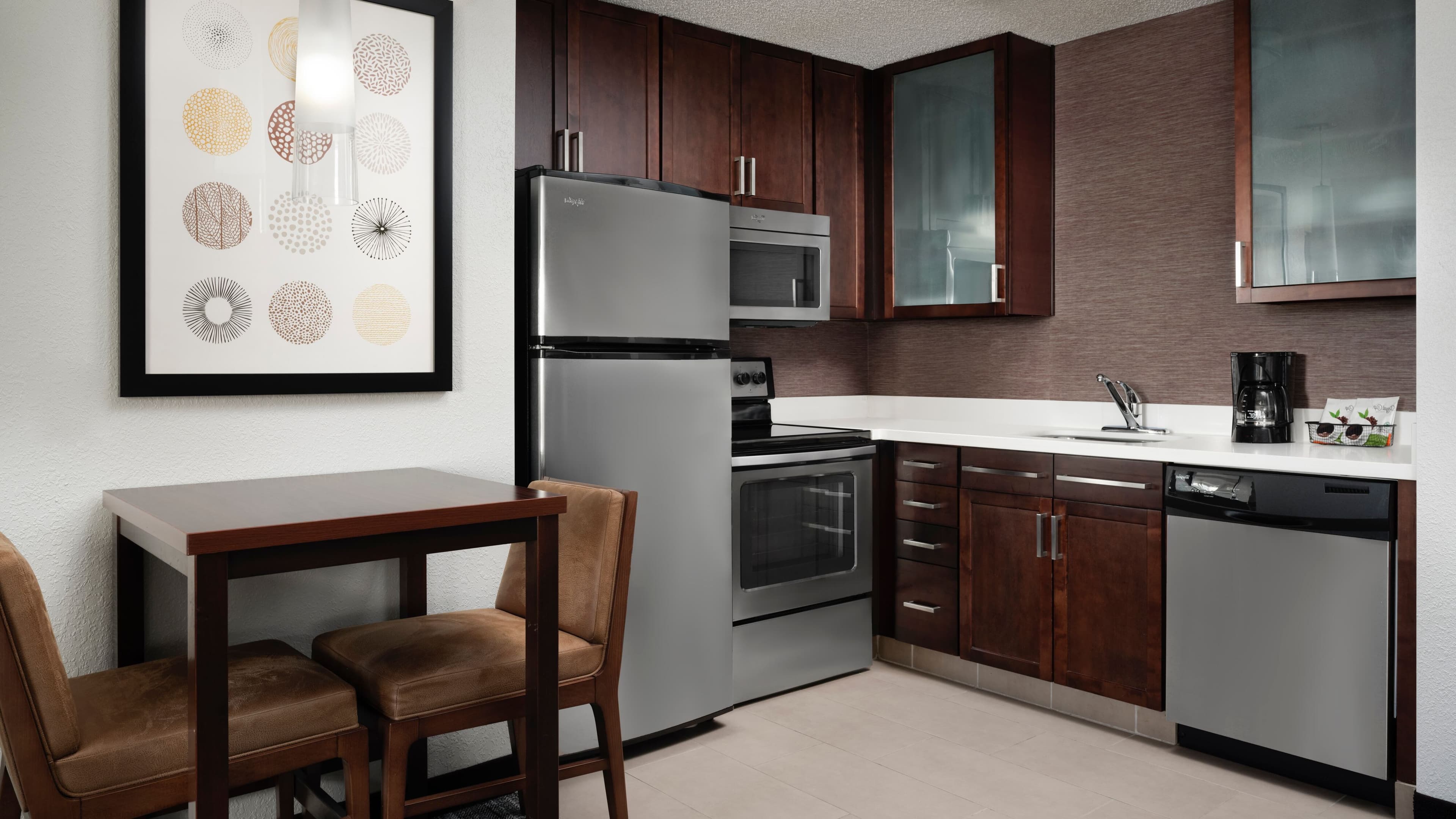 2 Bedroom Suite - Image 3