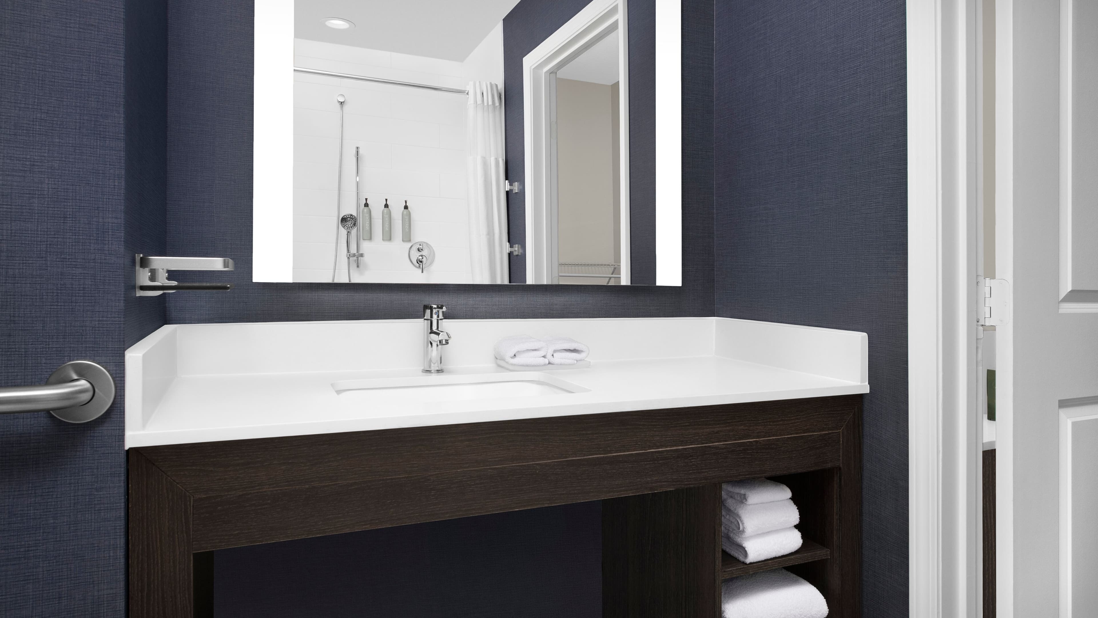Double Queen Studio Suite - Image 6