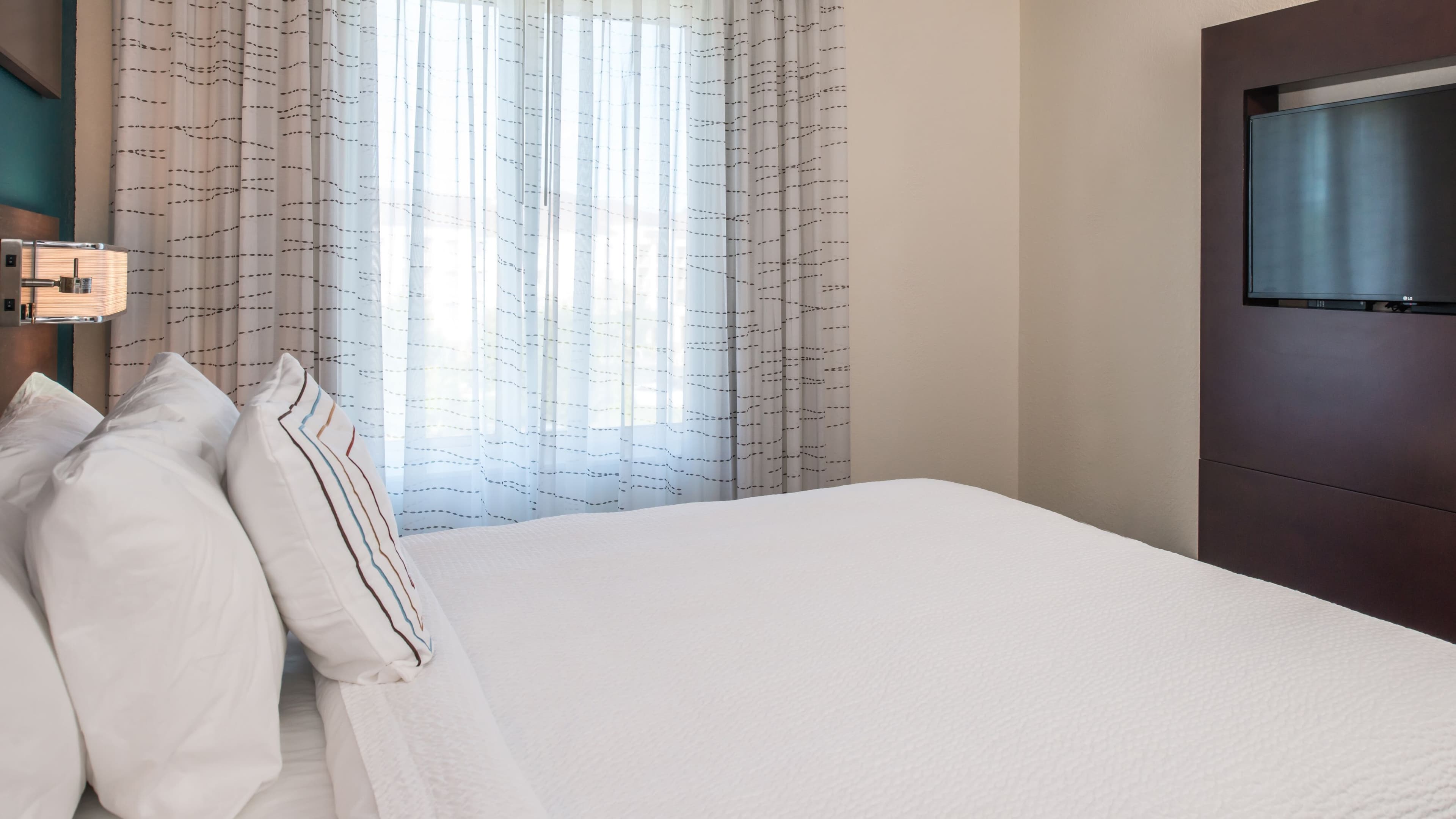 1 Bedroom Suite - Image 5