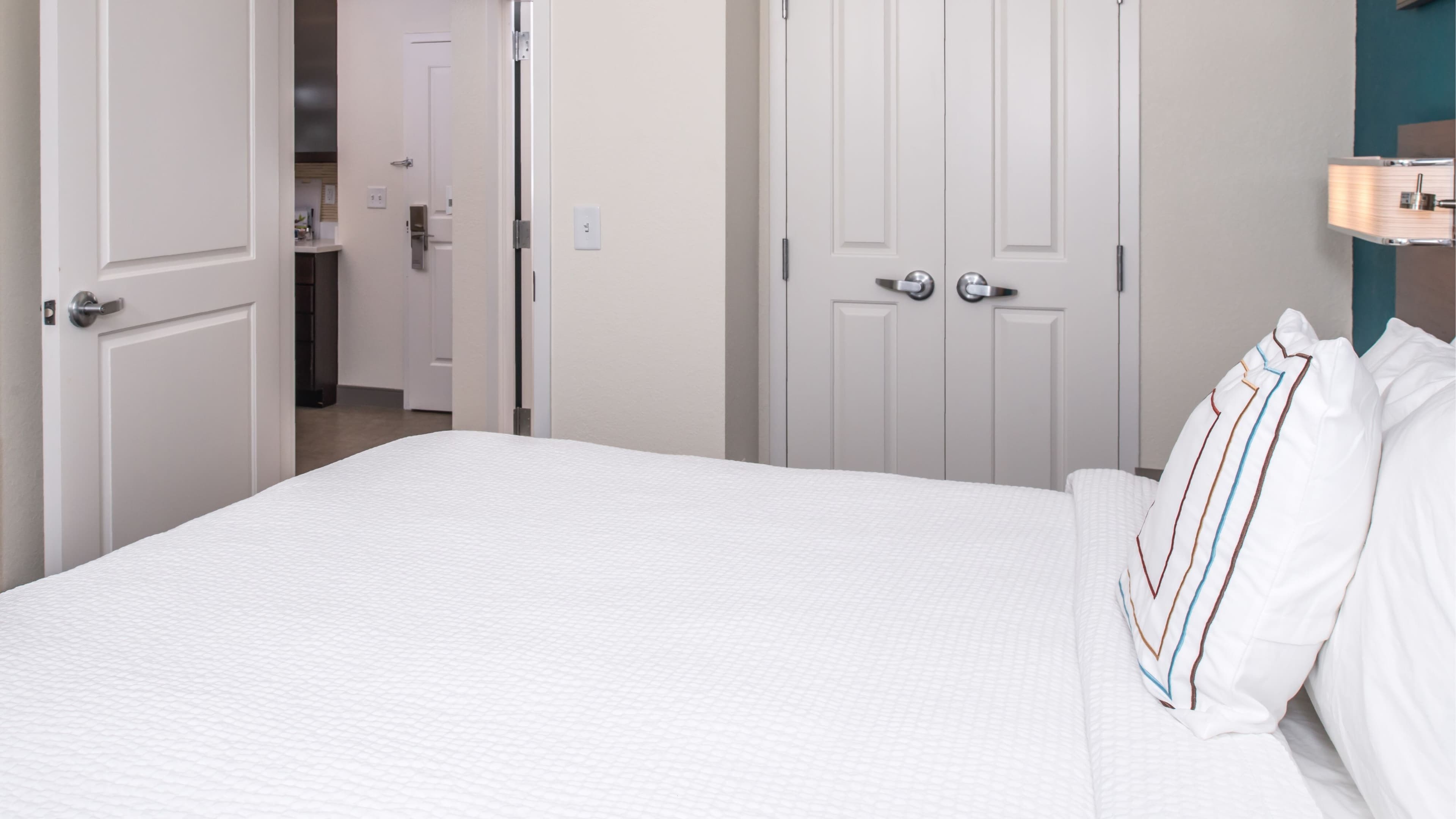 1 Bedroom Suite - Image 8