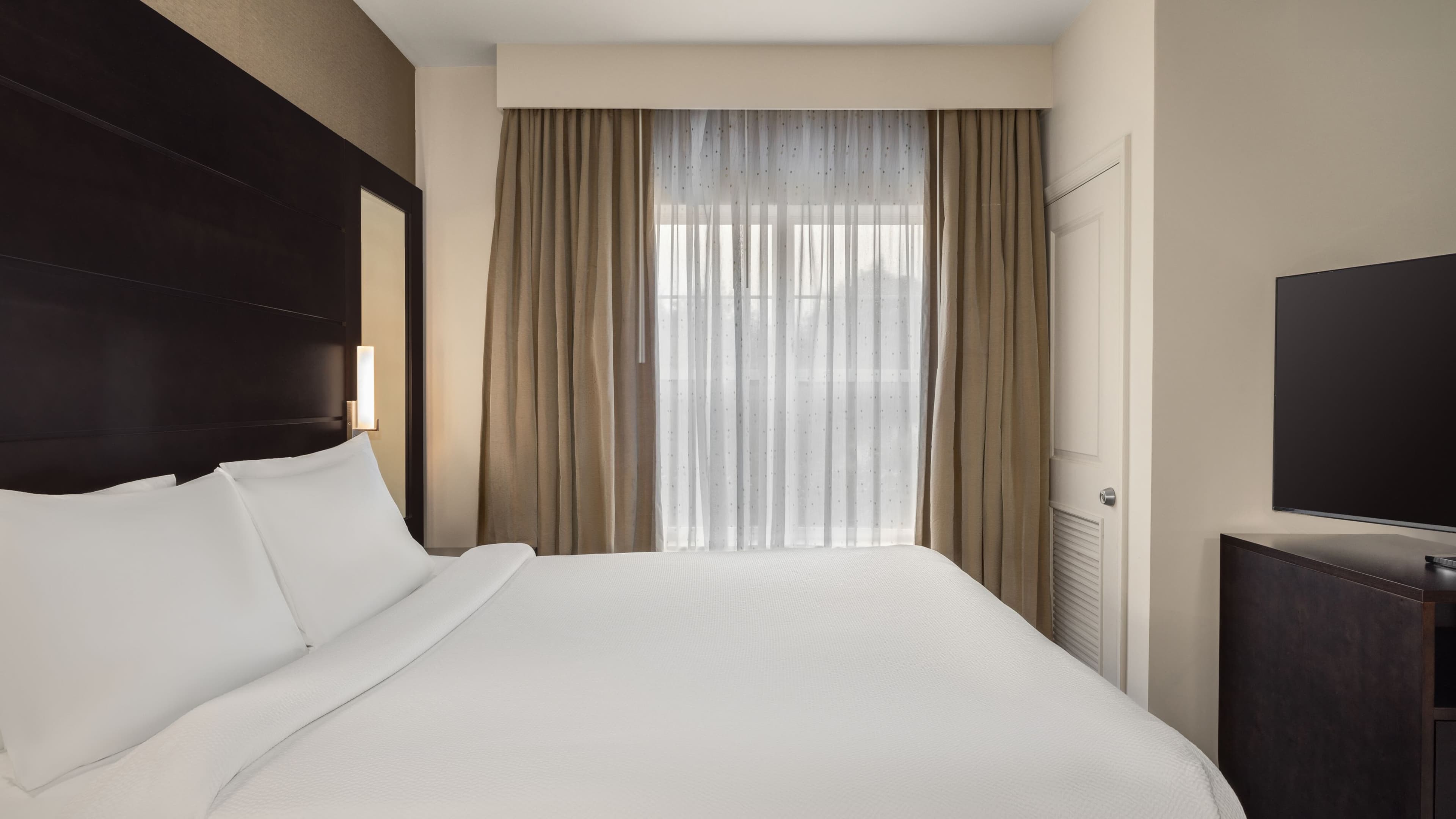 Residence Inn Long Island Islip/Courthouse Complex - Image 4