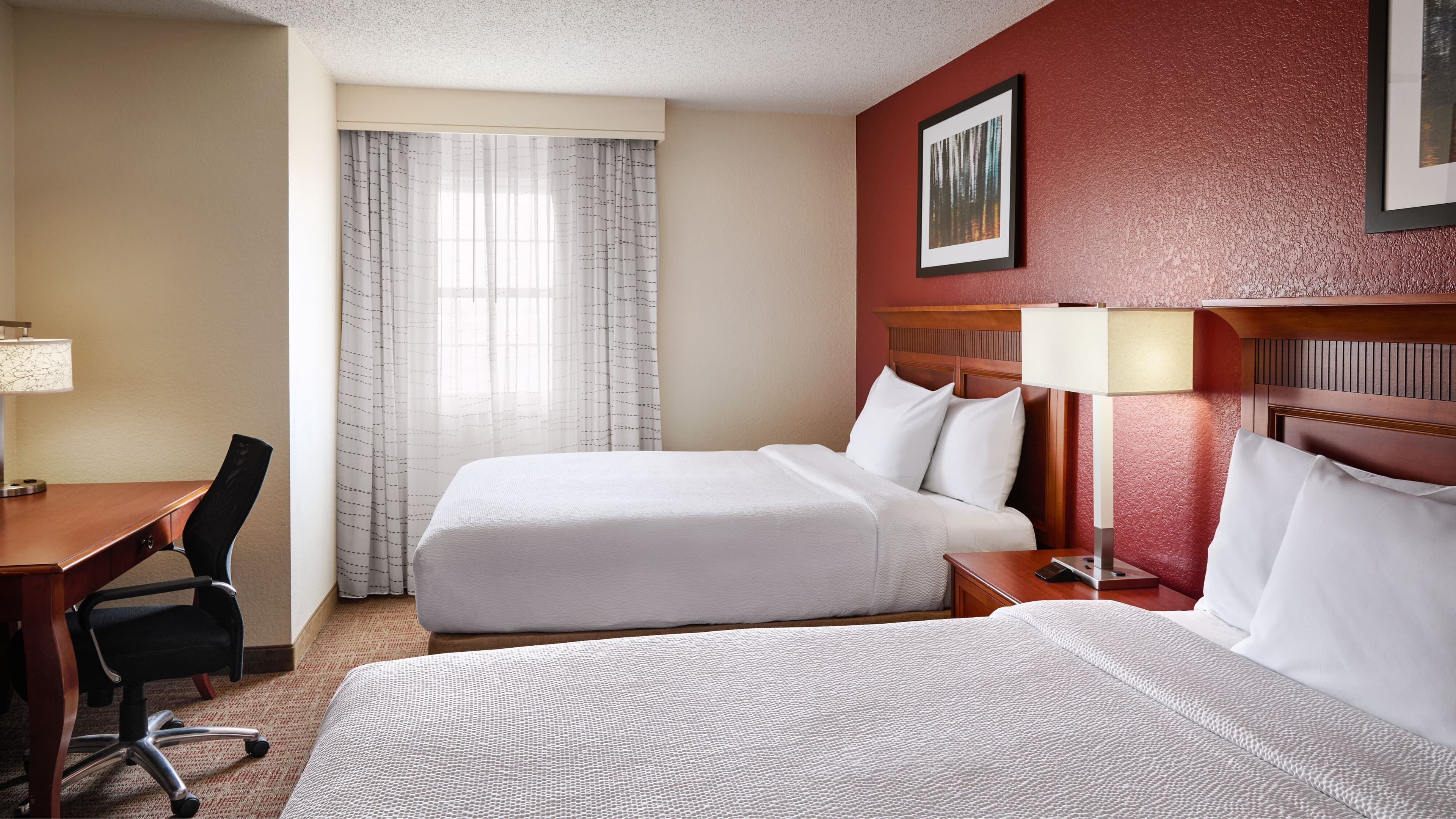 1 Bedroom 2 room Suite - Image 3