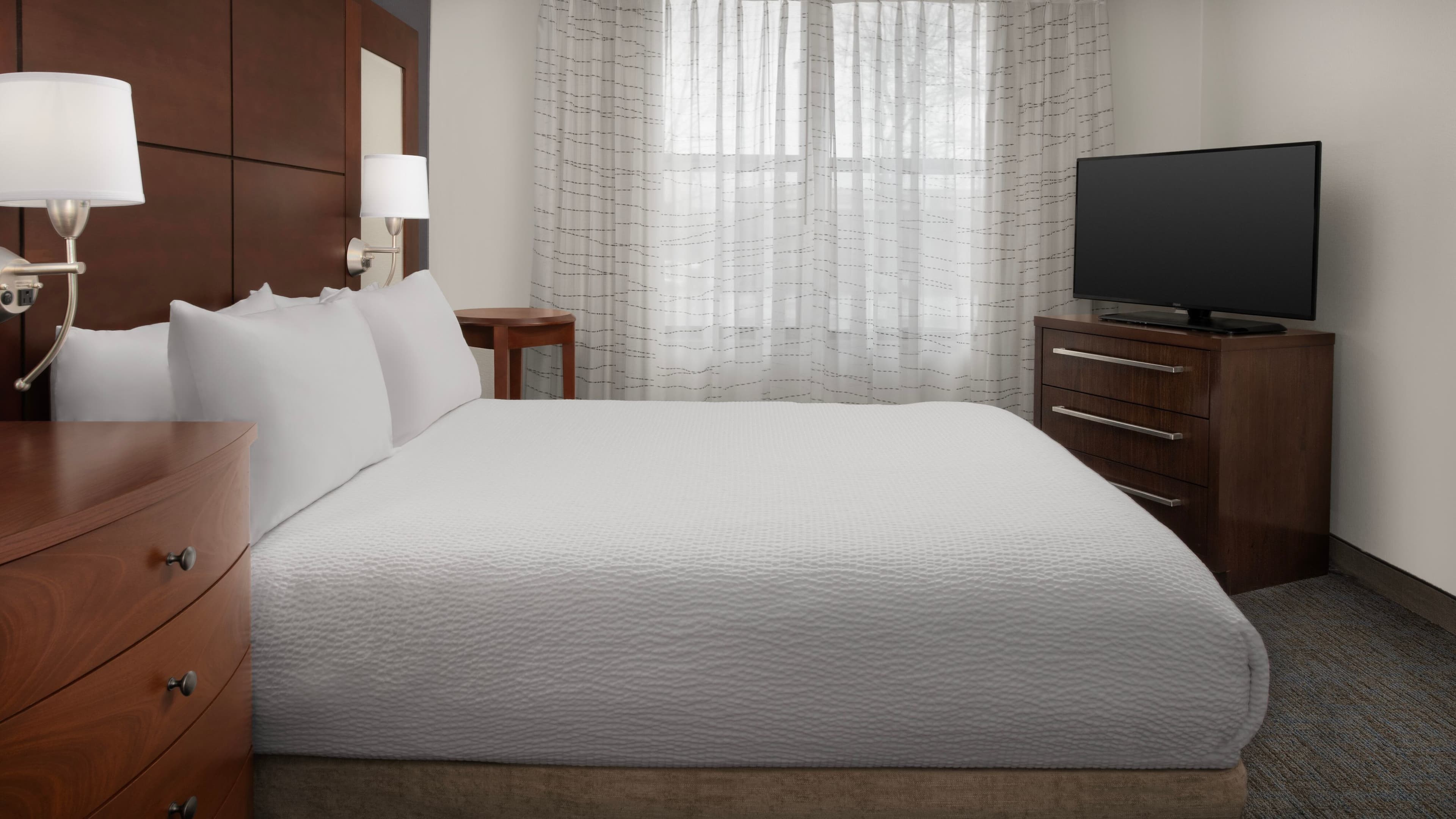 1 Bedroom Suite - Image 5