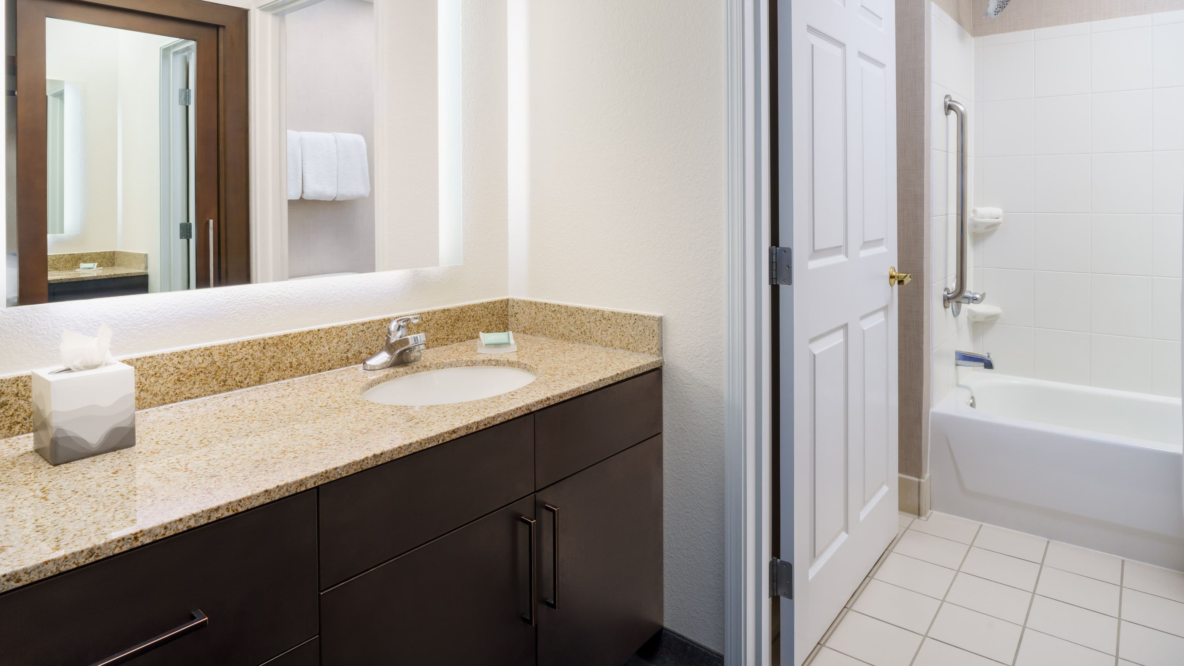 1 Bedroom Suite - Image 10