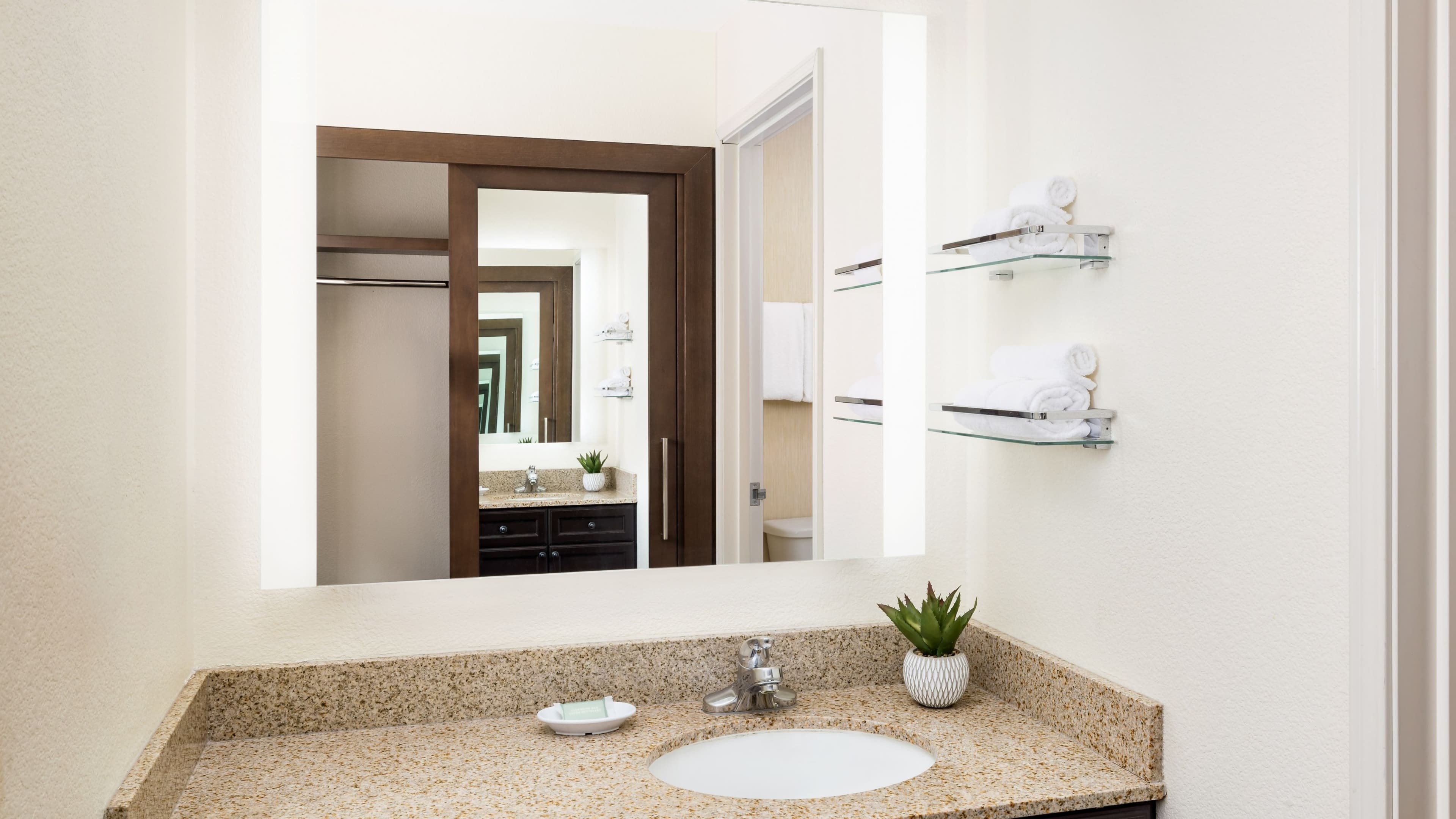 1 Bedroom Suite - Image 8