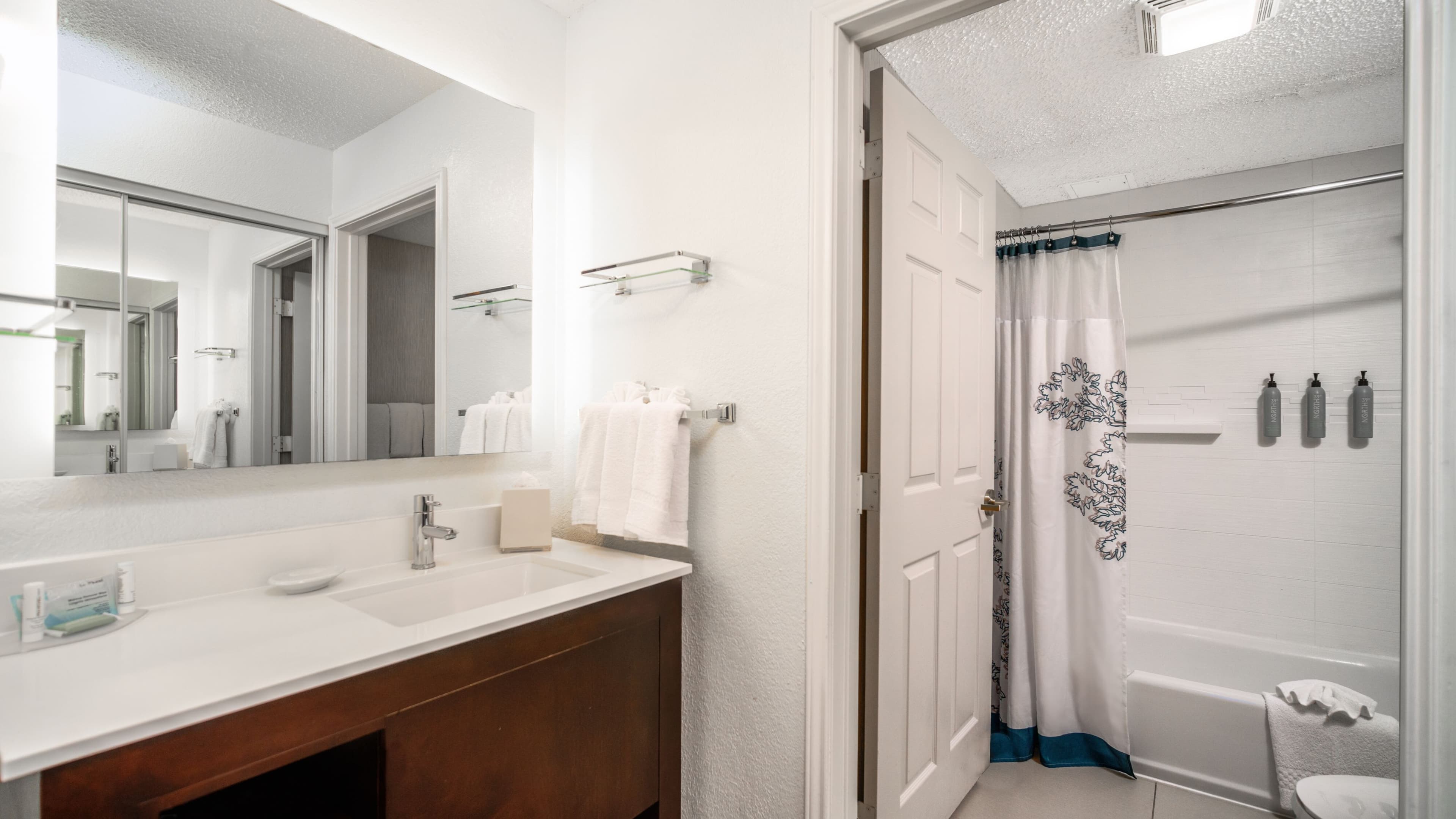 1 Bedroom Suite - Image 6