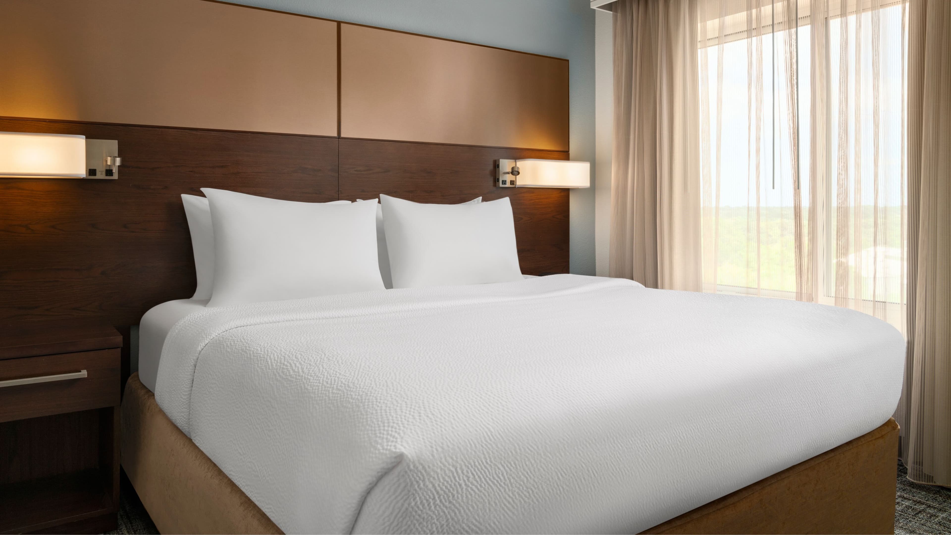 Residence Inn Milwaukee West - Image 2