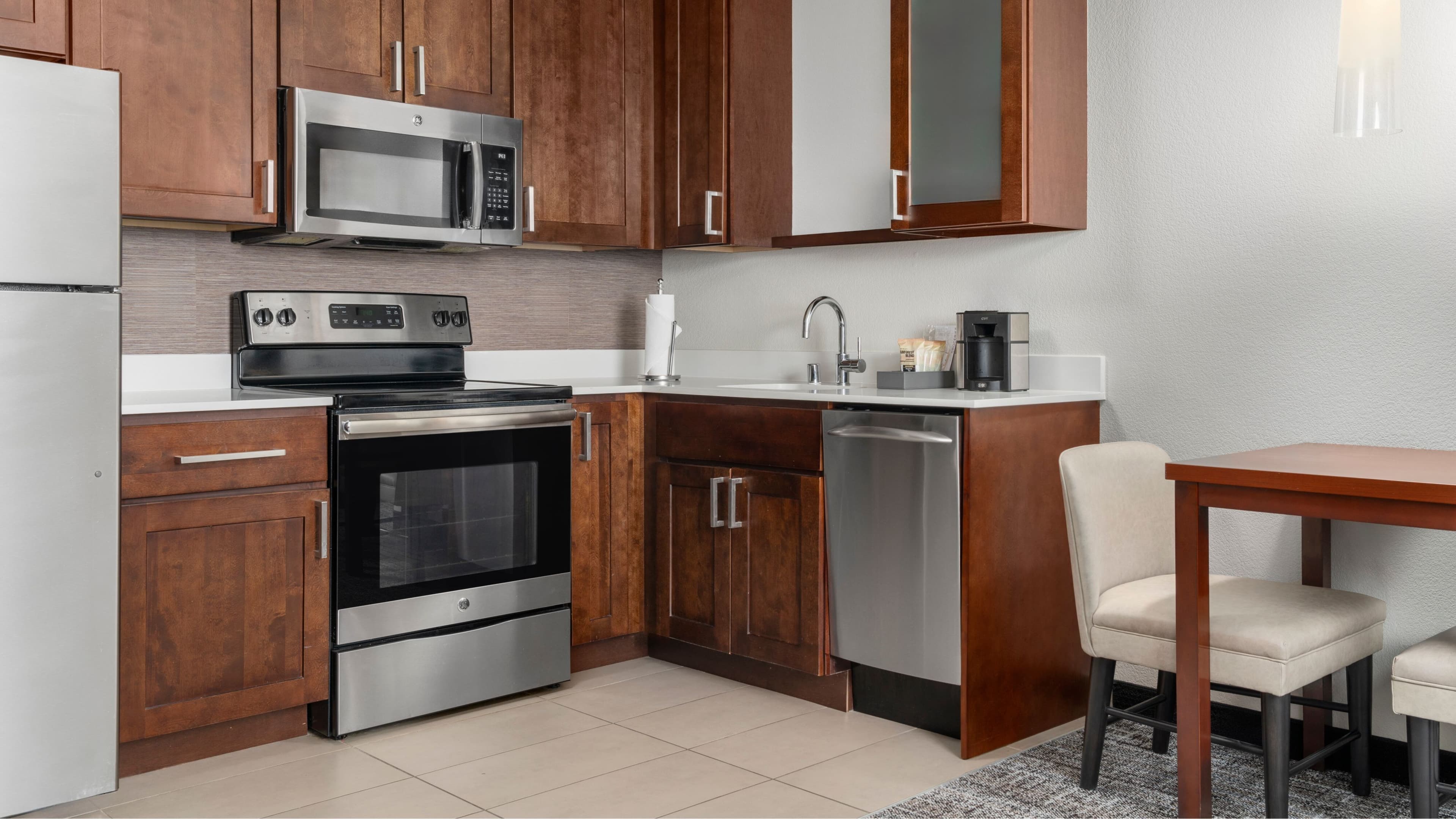 Residence Inn Milwaukee West - Image 3