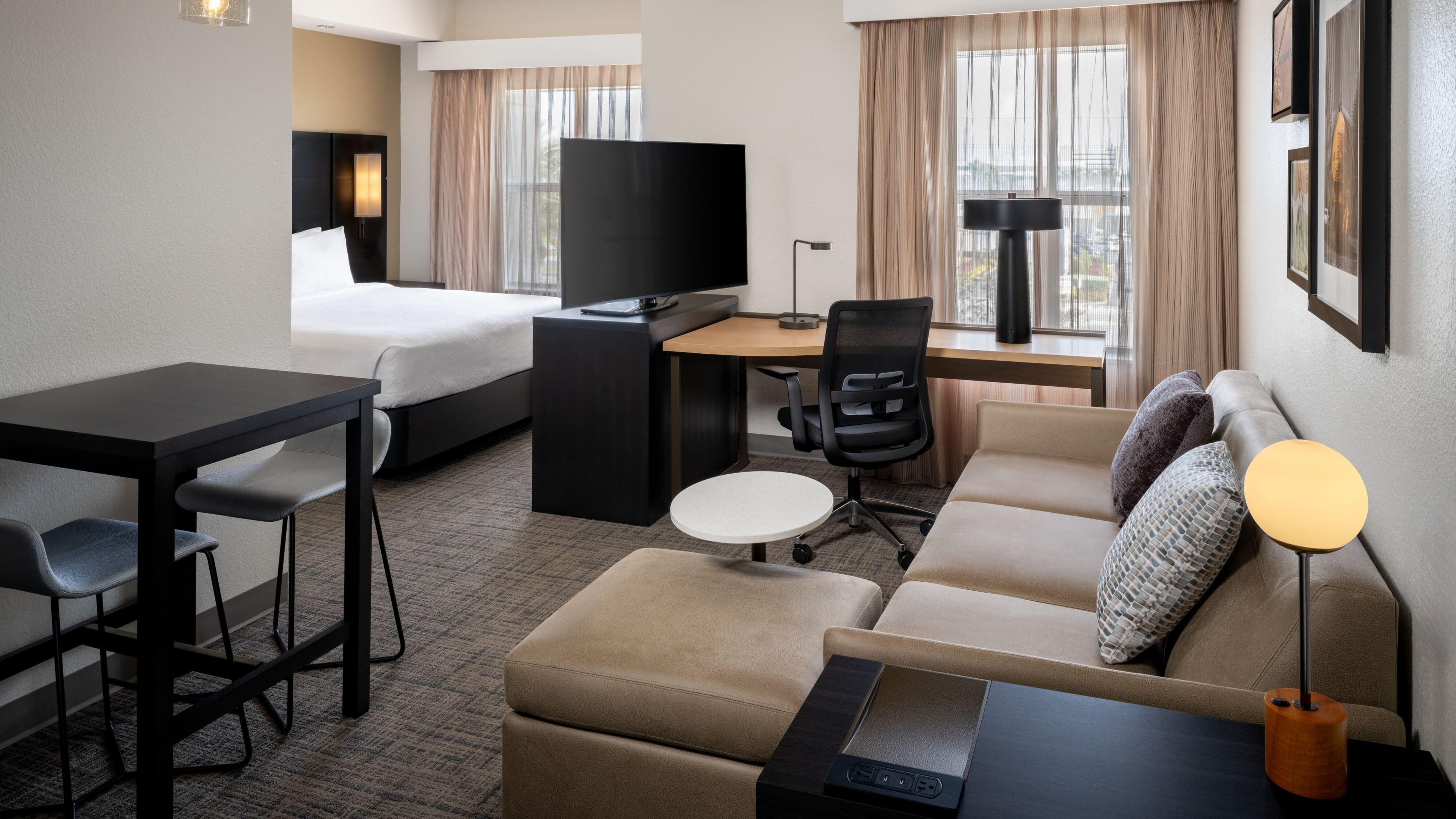 Residence Inn Melbourne - Image 2