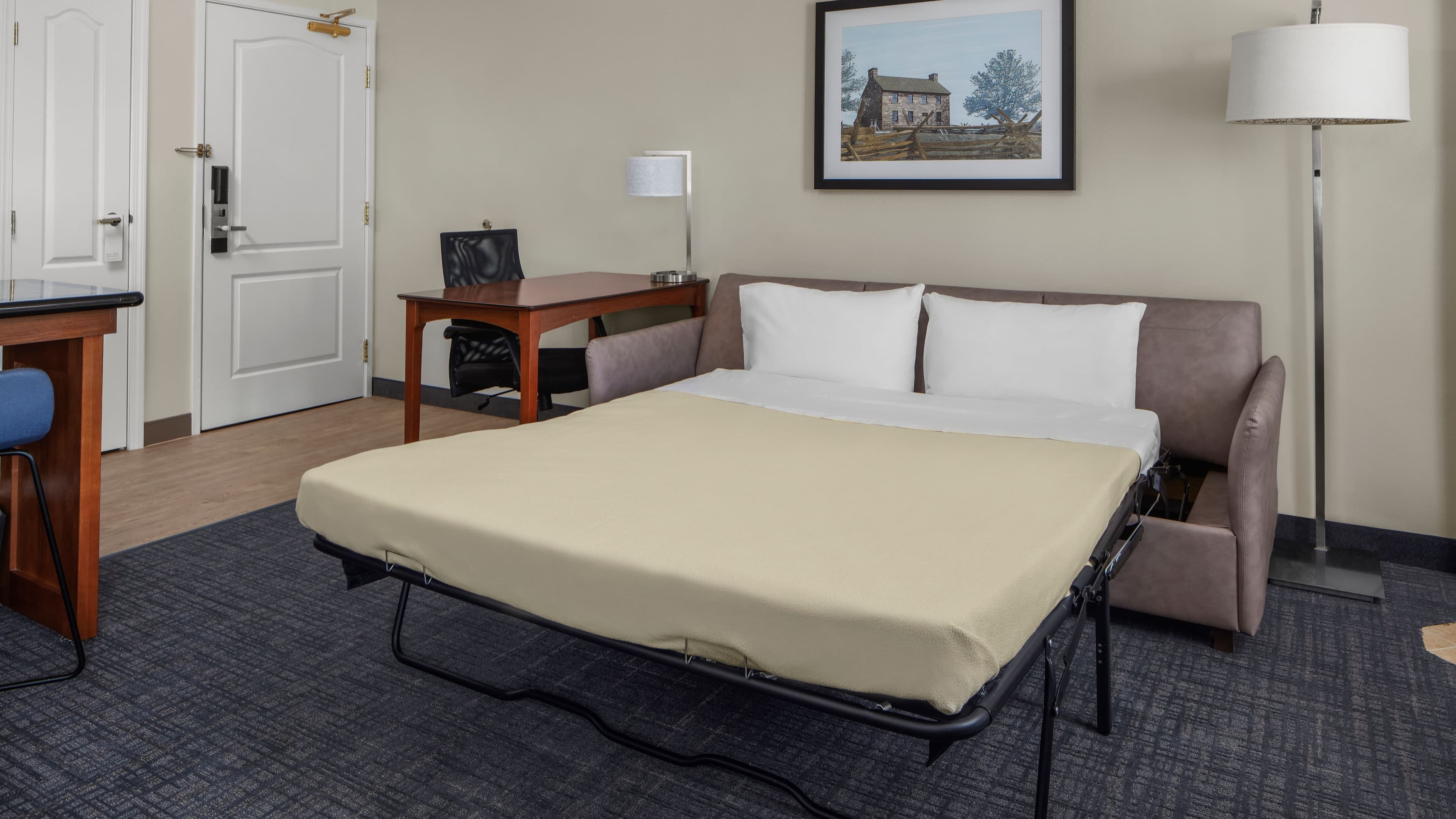 2 Bedroom Suite - Image 3