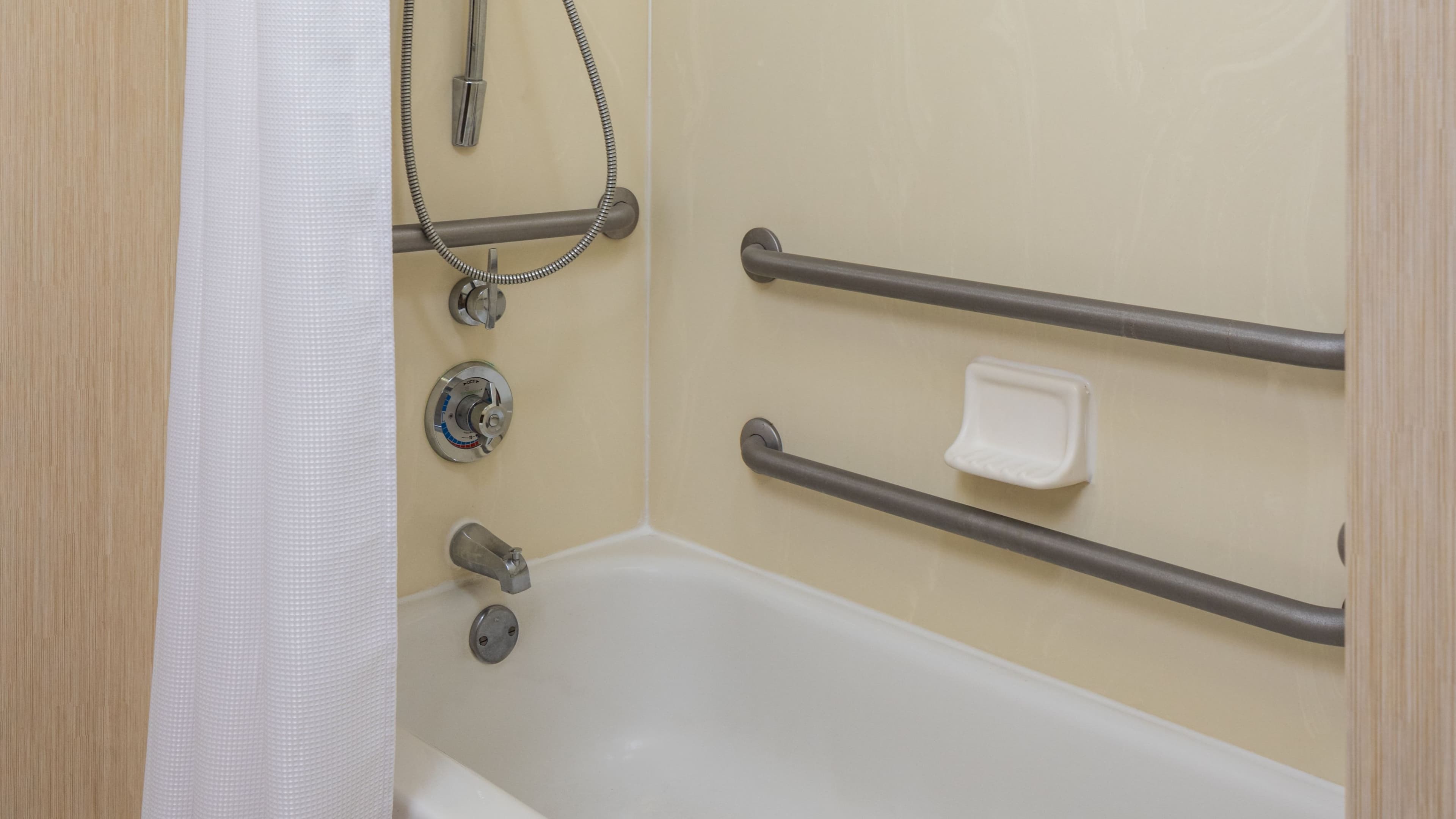 1 Bedroom Suite - Image 6