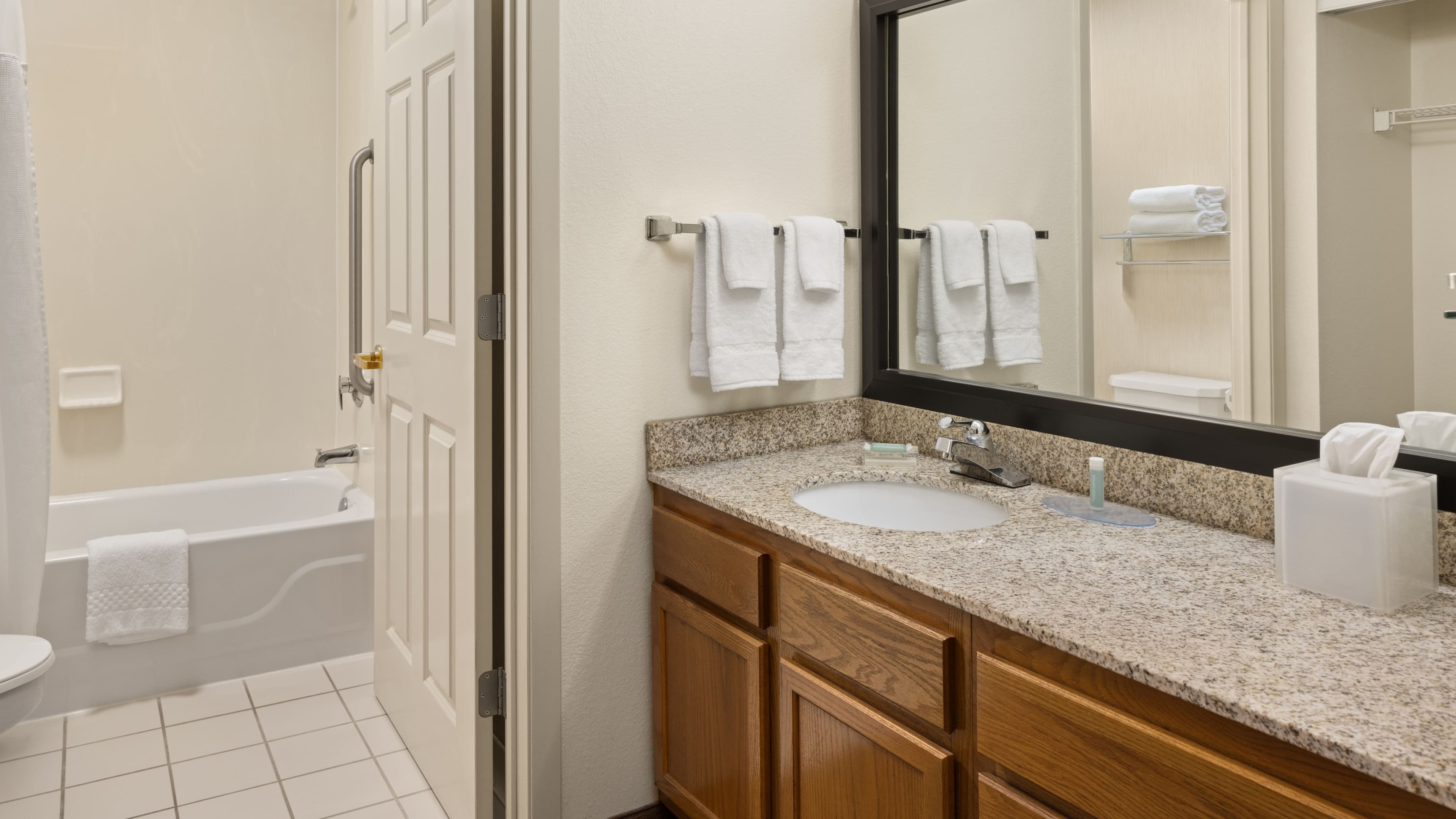 1 Bedroom Suite - Image 5