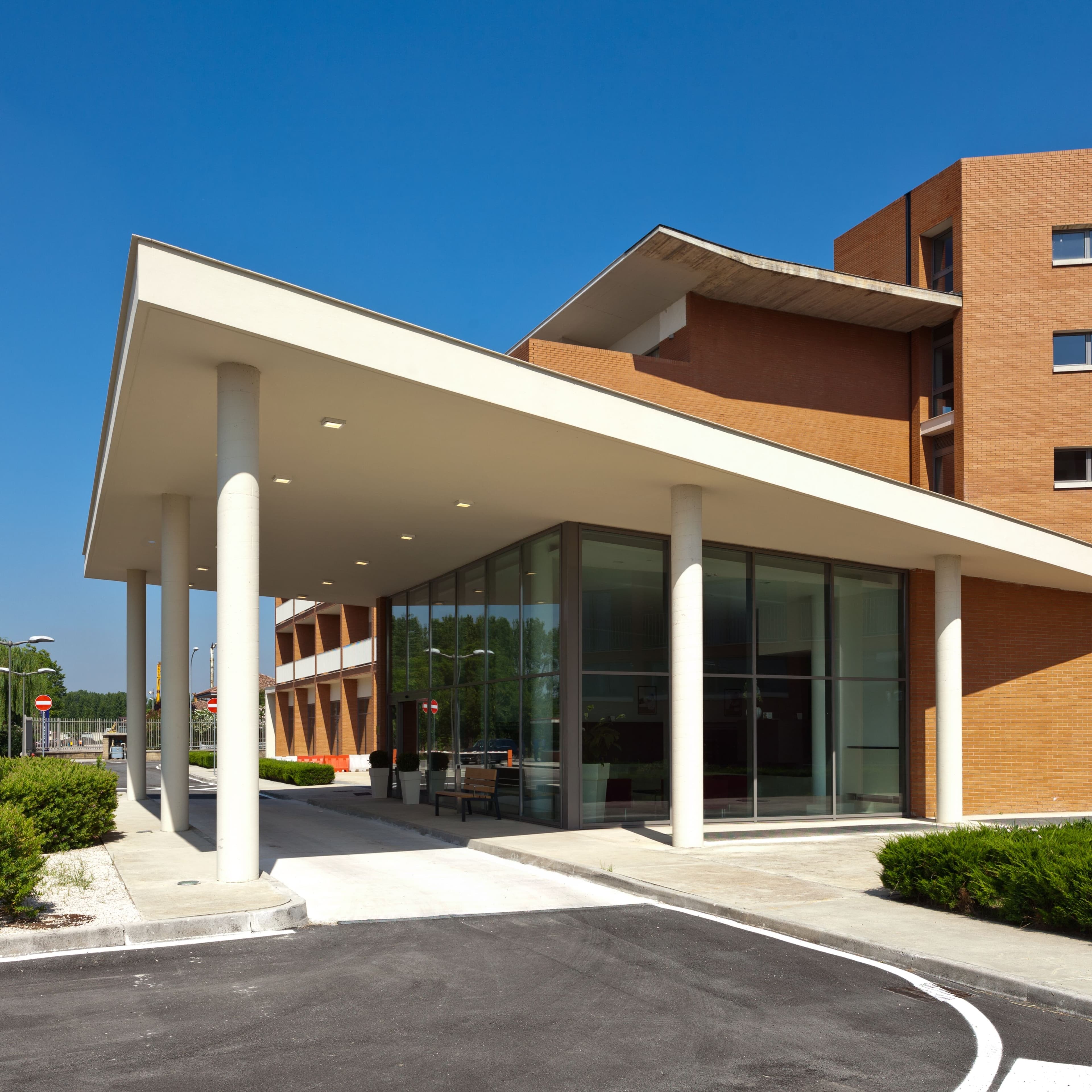 Inn Naples Airport - Image 1
