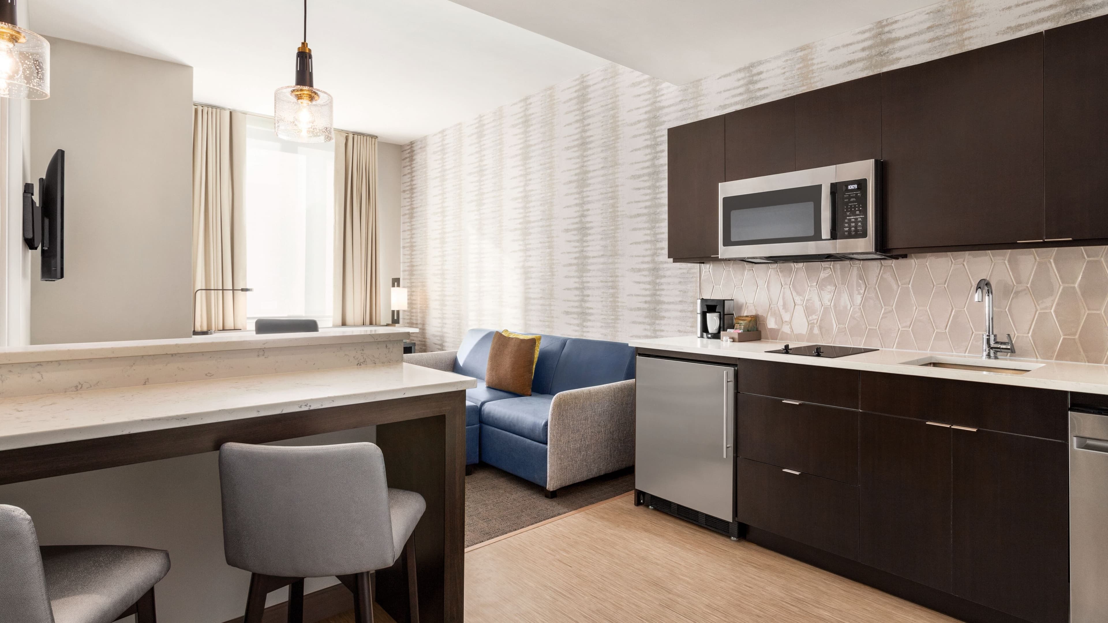 1 Bedroom Suite - Image 2