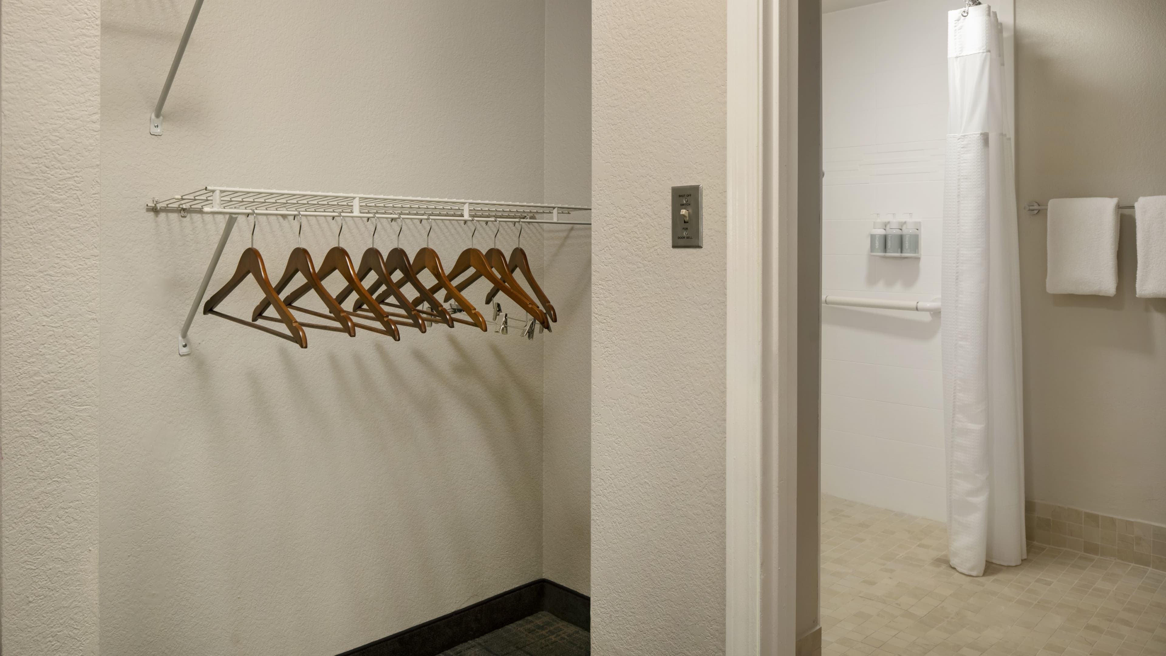 Studio - Image 8