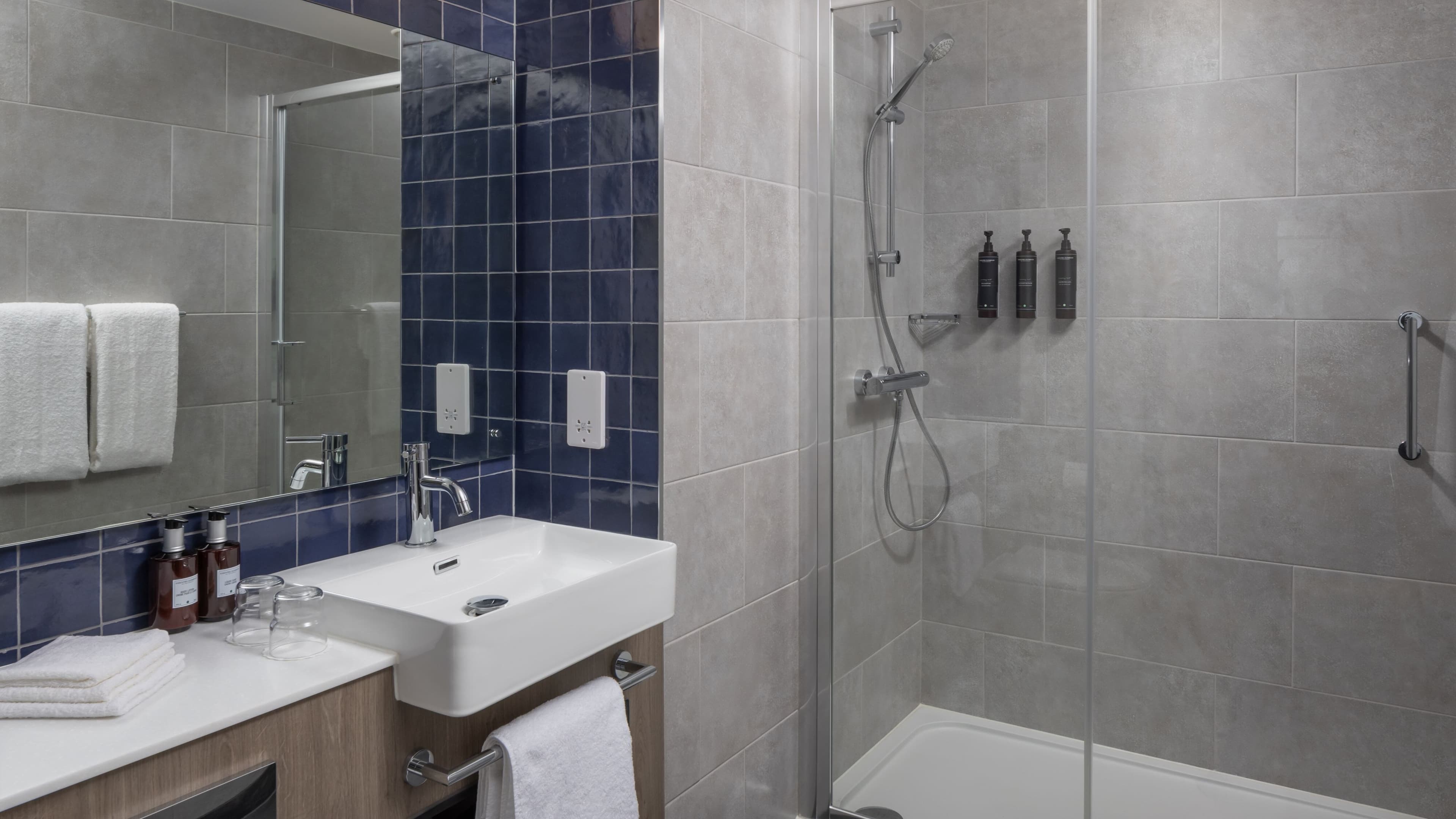 Studio Queen - Image 5