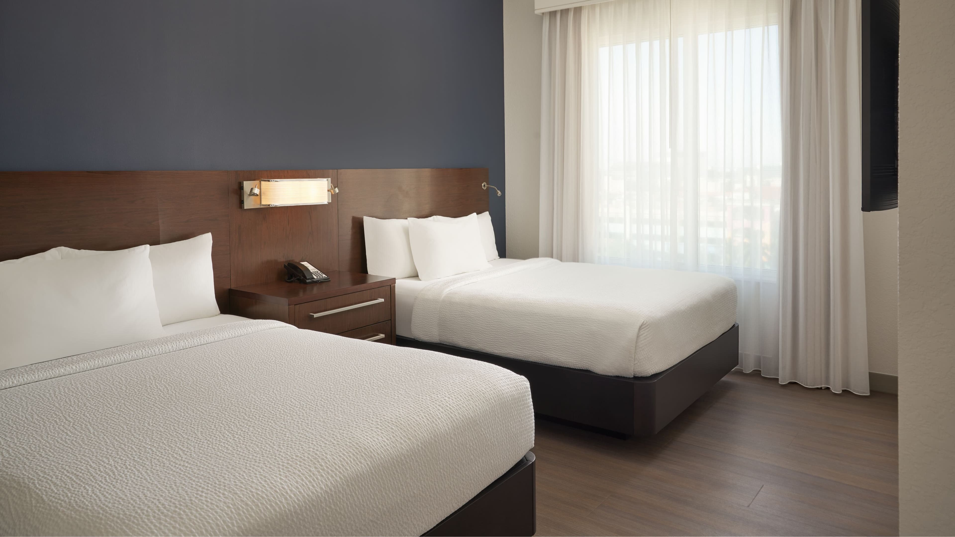 1 Bedroom Suite - Image 2