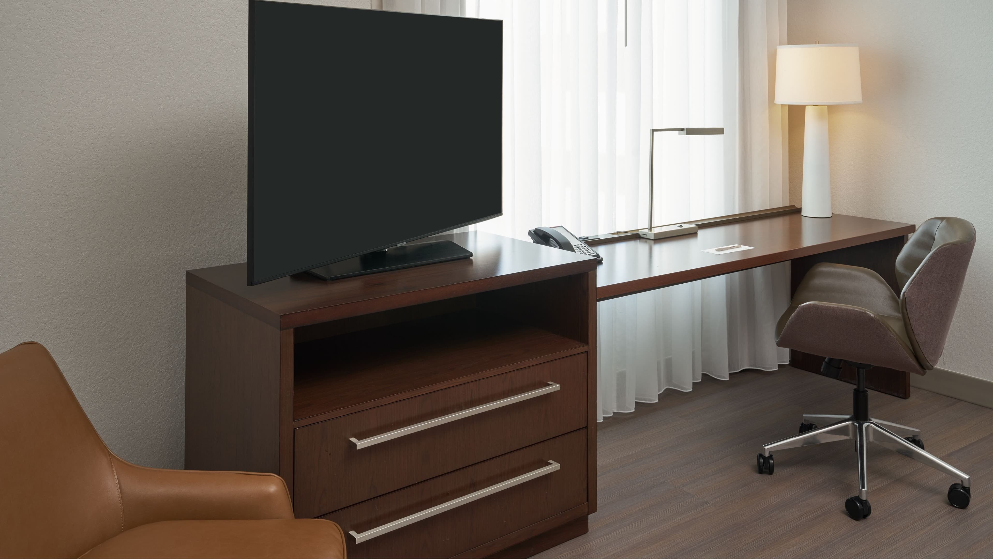 1 Bedroom Suite - Image 7