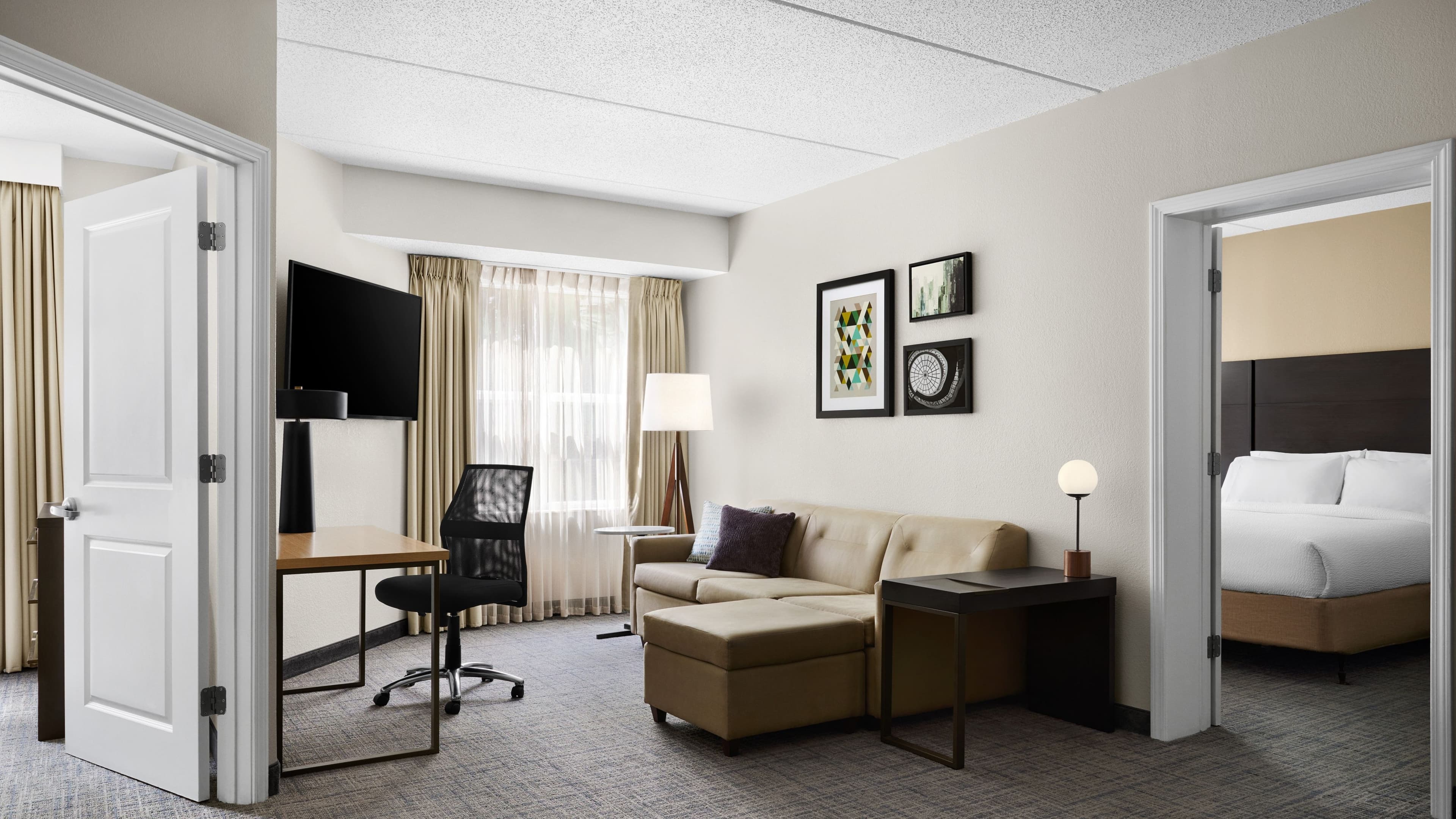 Two Bedroom Queen Suite - Image 1